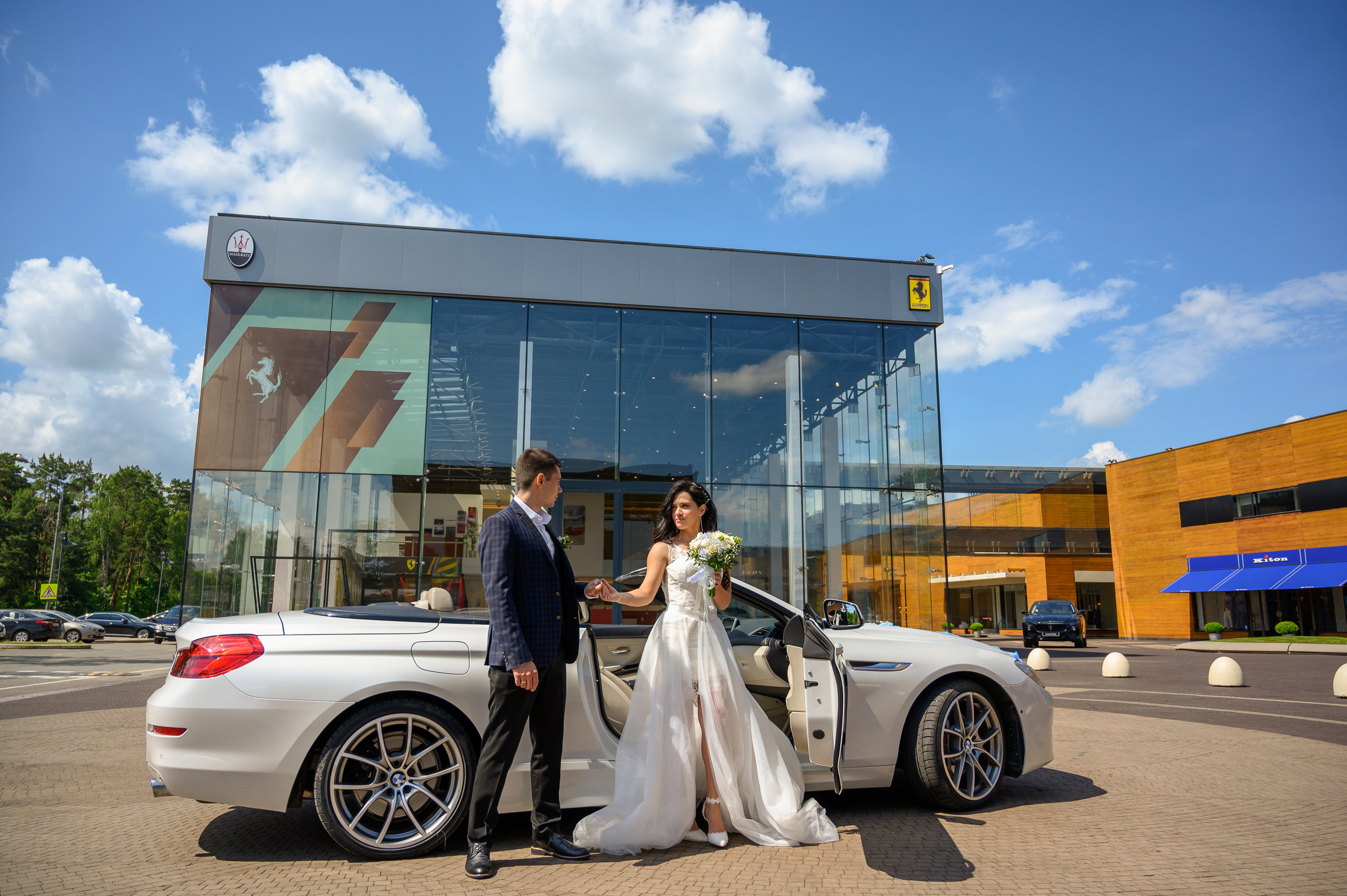 Свадьба, кабриолет В Барвихе. Семейный и контент фотограф в Москве Alira