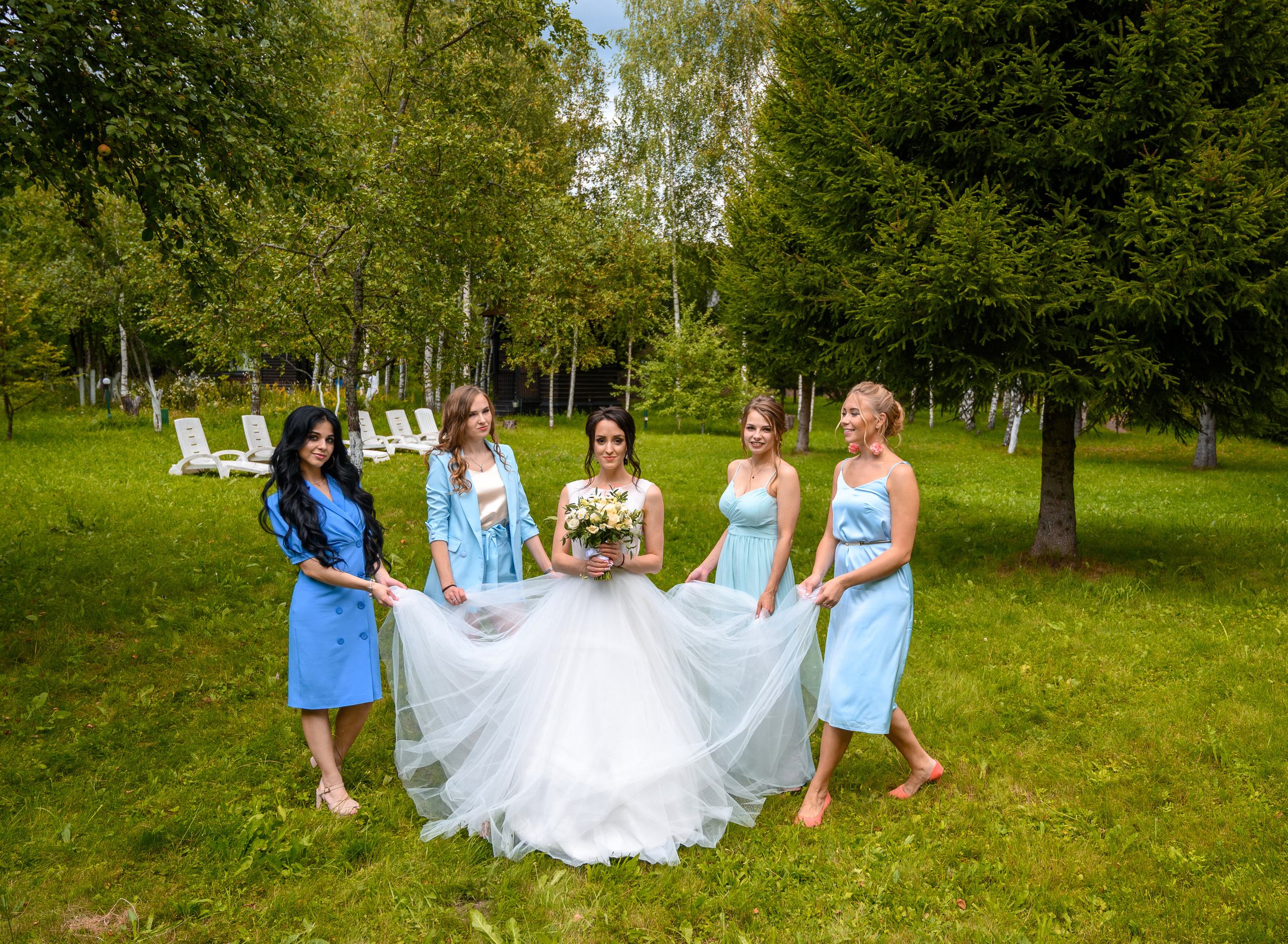 Прогулка в поле, свадьба в поле, прогулка лошади. Семейный и контент фотограф в Москве Alira