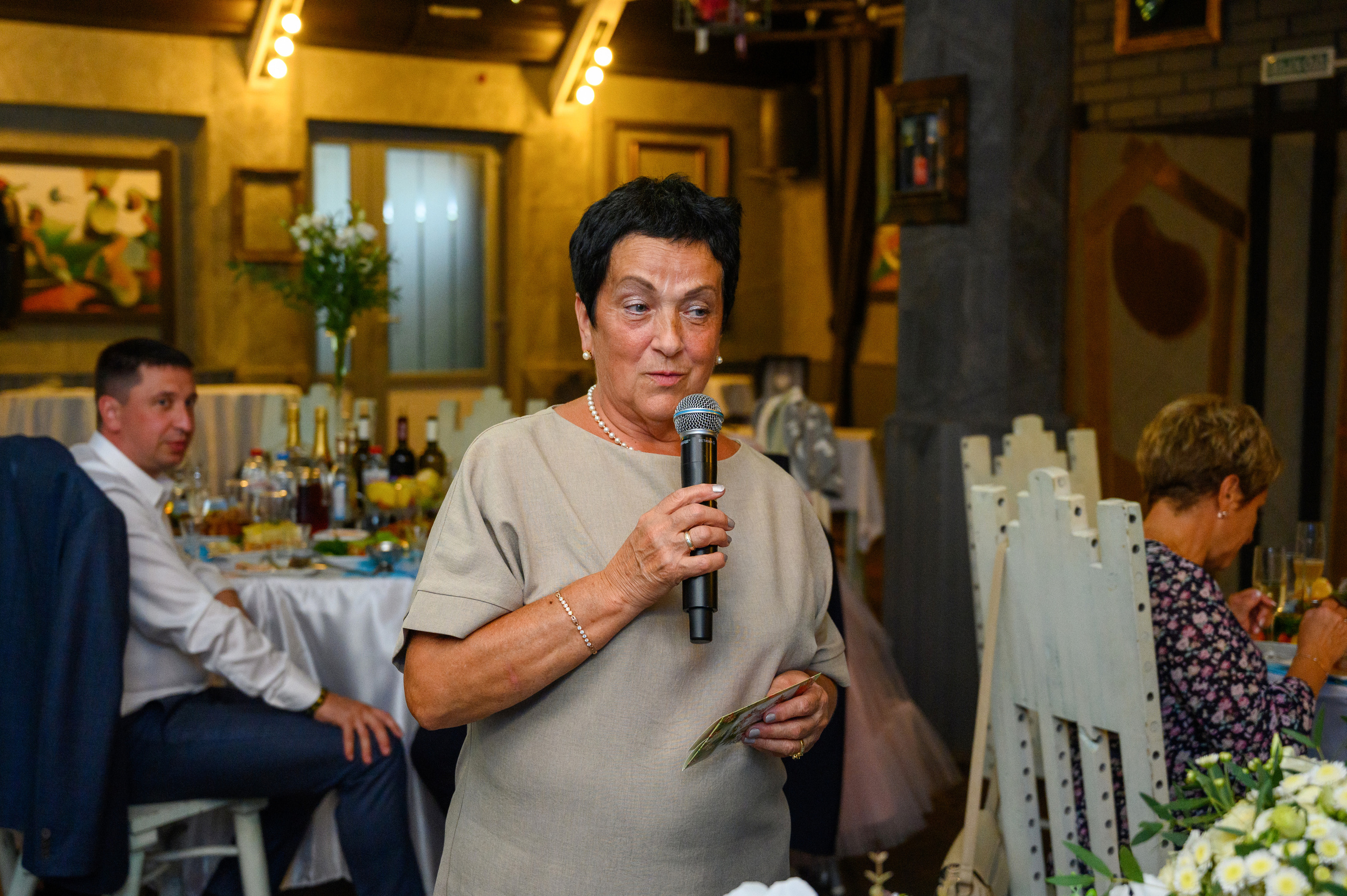 Прогулка в поле, свадьба в поле, прогулка лошади. Семейный и контент фотограф в Москве Alira