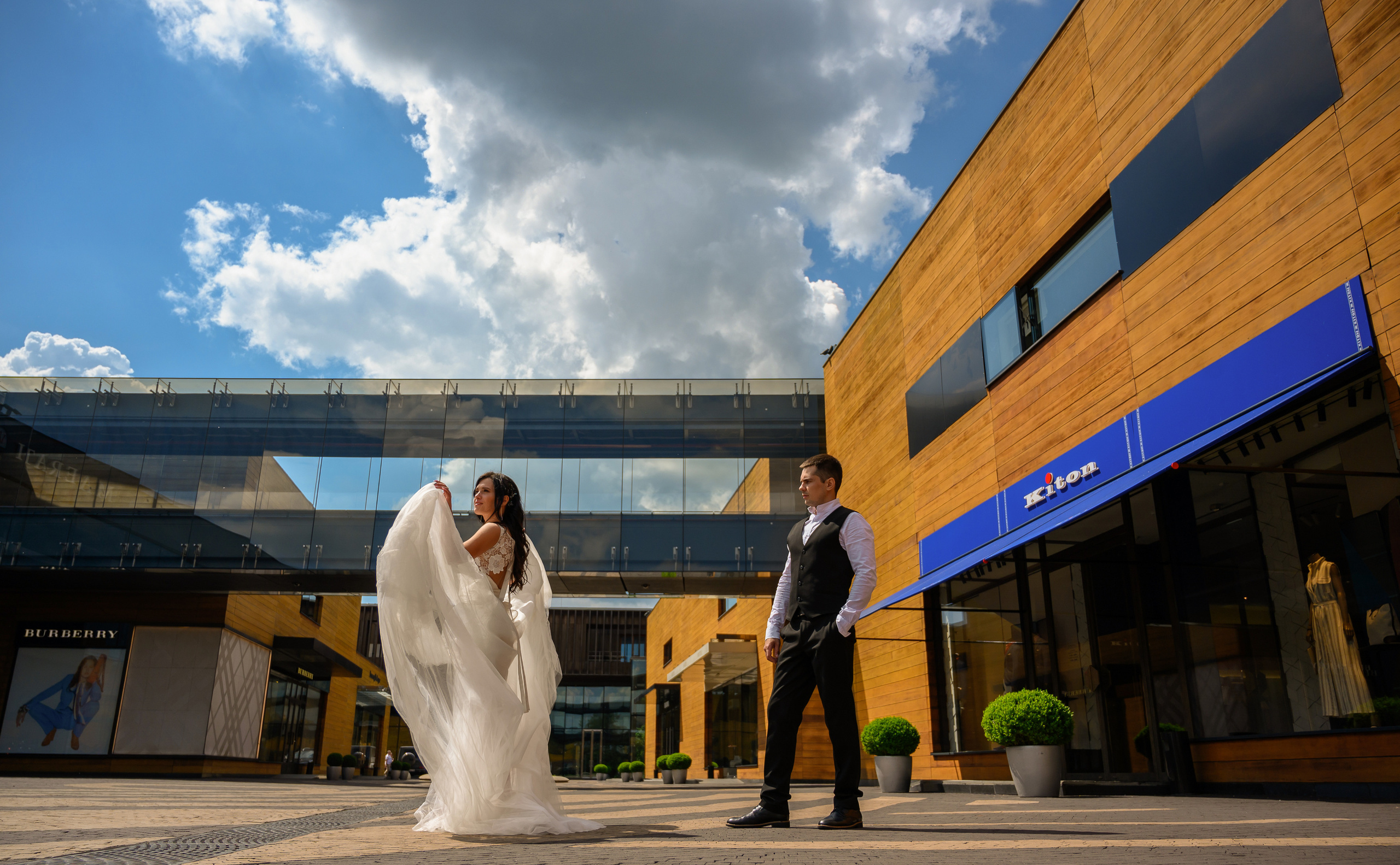 Свадьба, кабриолет В Барвихе. Семейный и контент фотограф в Москве Alira