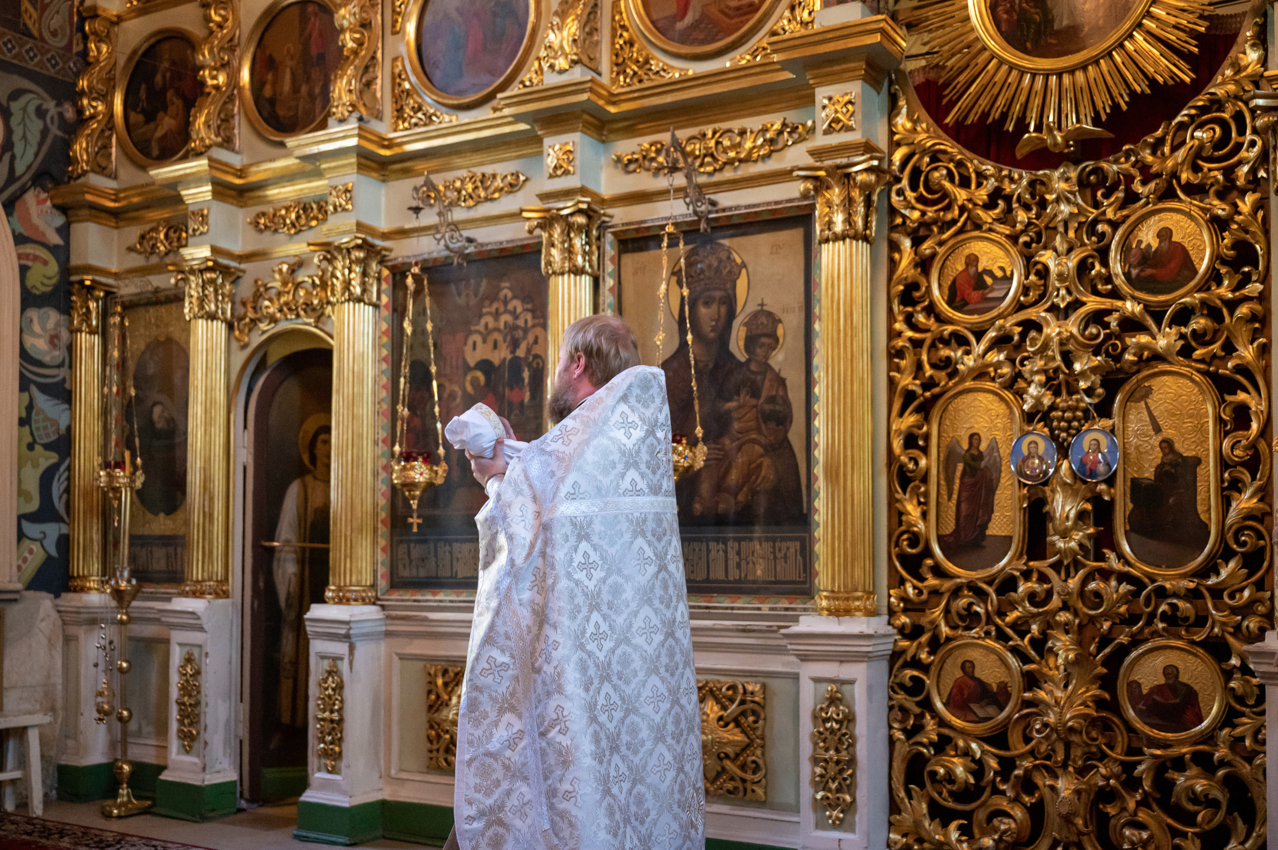 Крещение Кирилла. Семейный и контент фотограф в Москве Alira