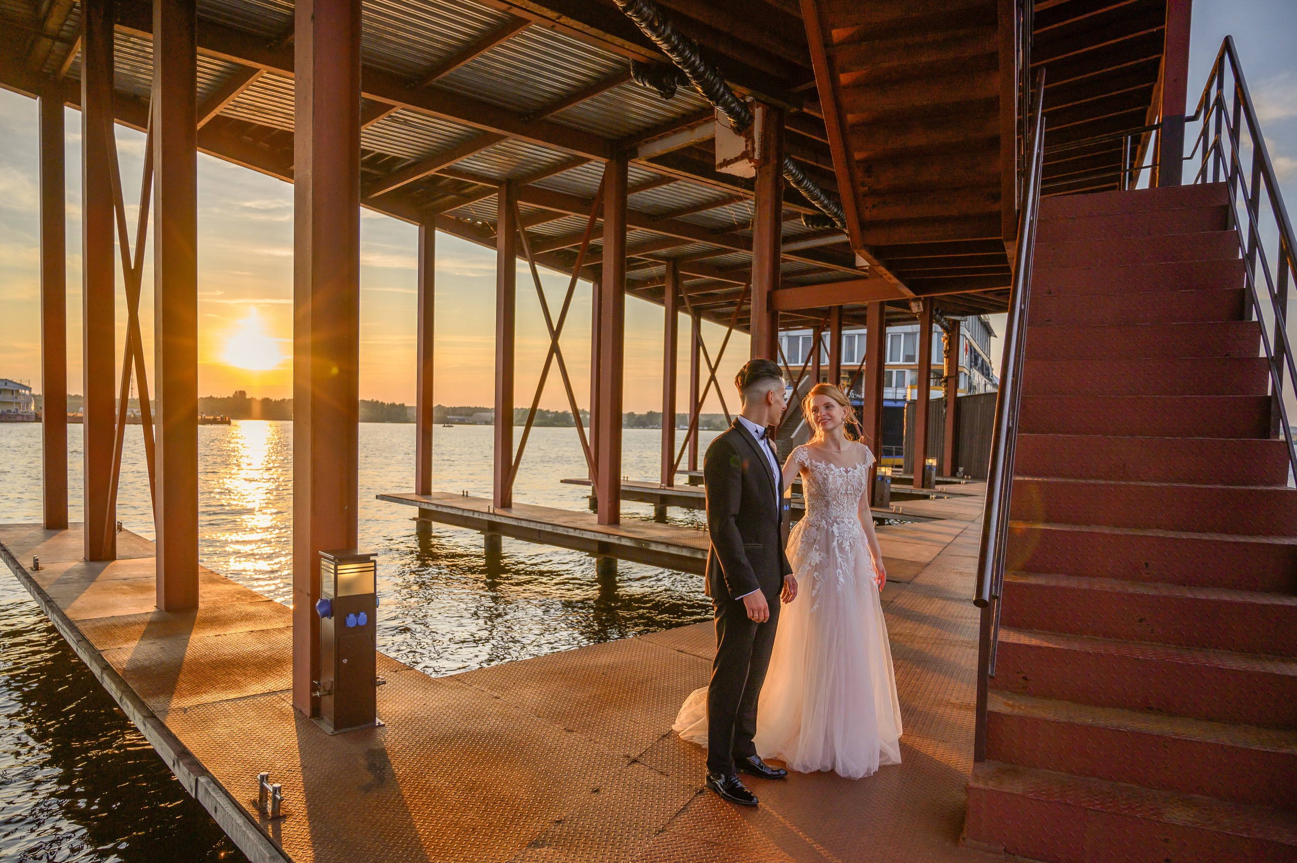 Свадьба на закате, съемка на закате. Семейный и контент фотограф в Москве Alira