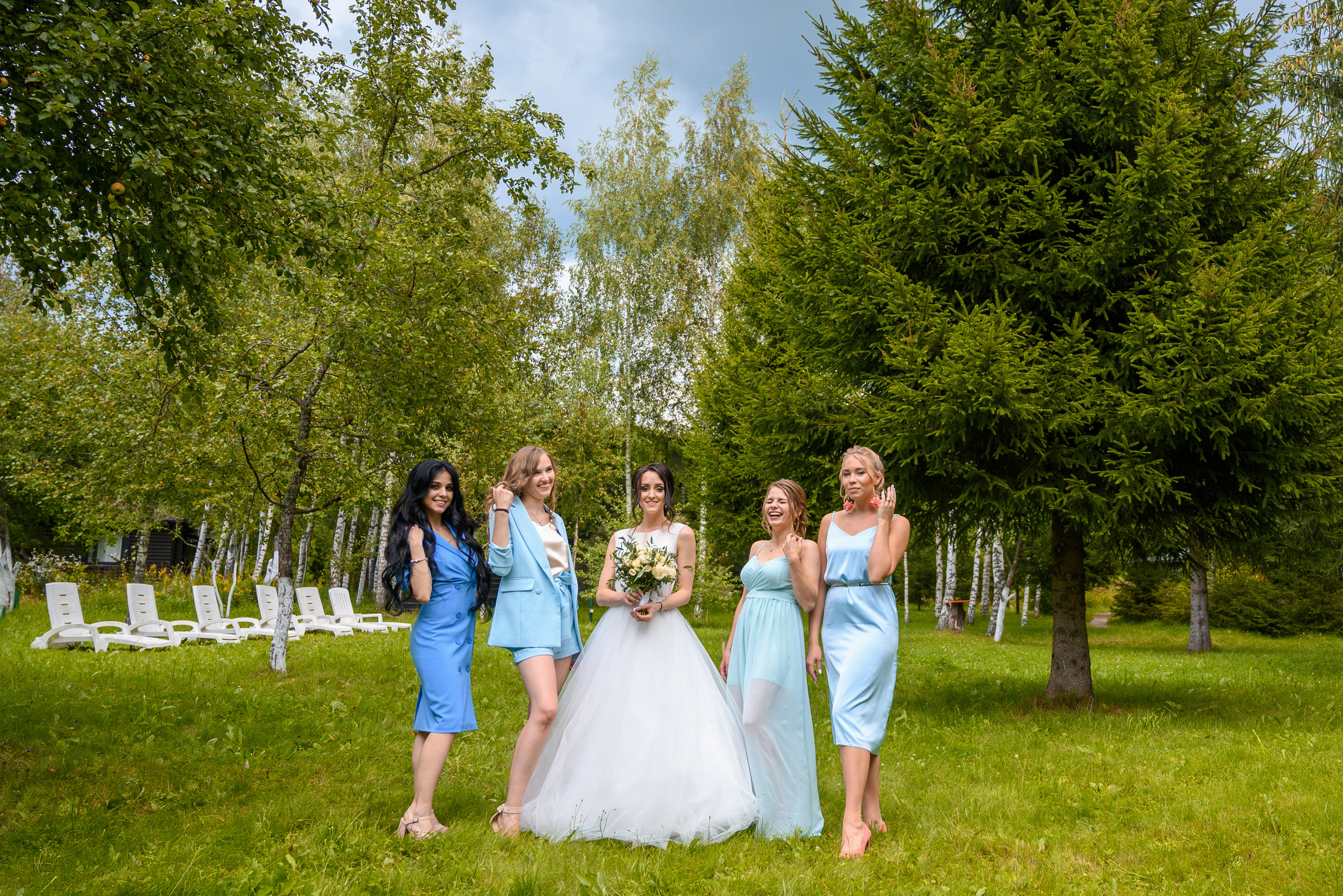 Прогулка в поле, свадьба в поле, прогулка лошади. Семейный и контент фотограф в Москве Alira