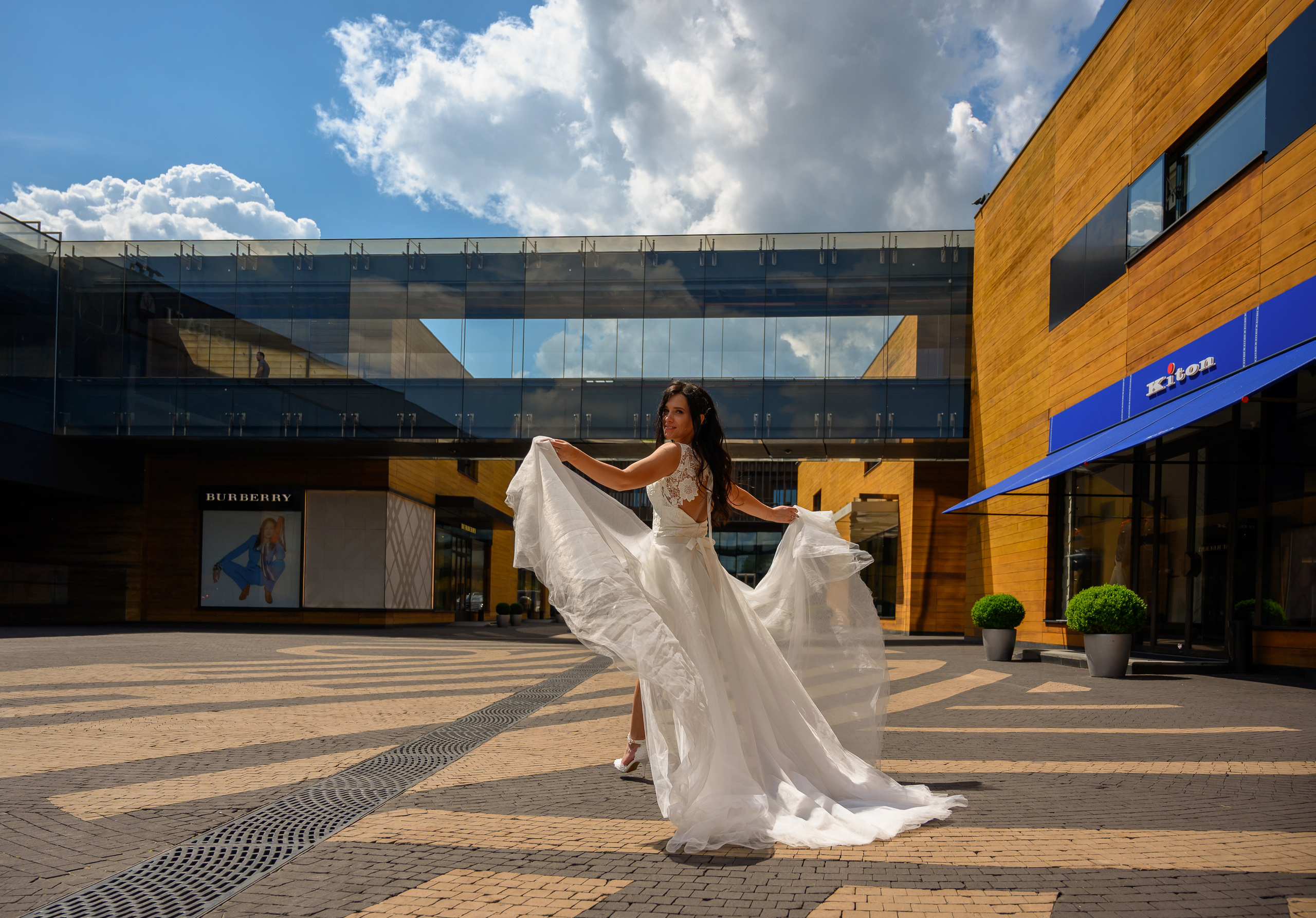 Свадьба, кабриолет В Барвихе. Семейный и контент фотограф в Москве Alira