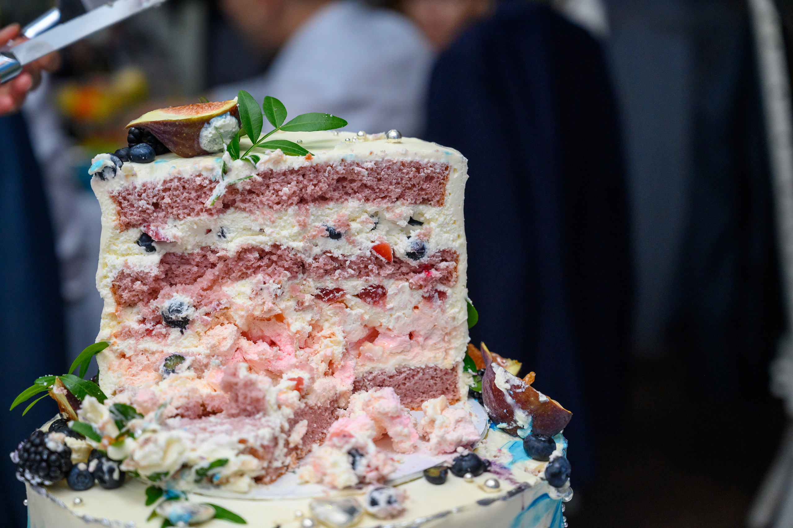 Прогулка в поле, свадьба в поле, прогулка лошади. Семейный и контент фотограф в Москве Alira