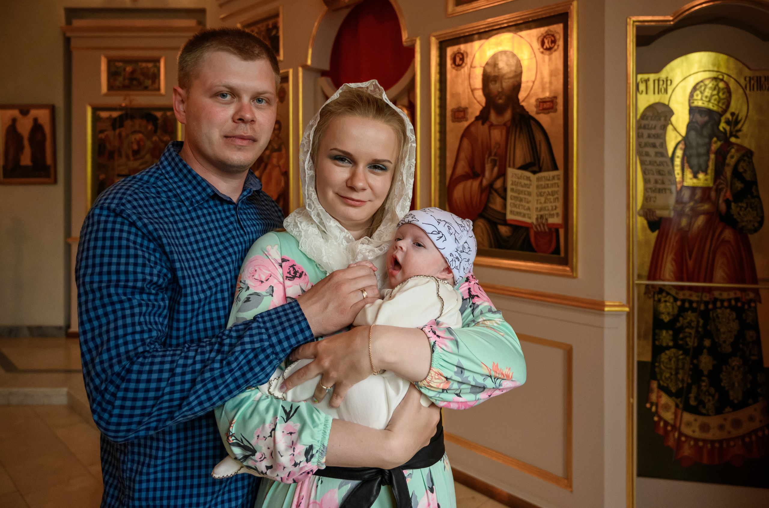 Крещение Варвары. Семейный и контент фотограф в Москве Alira