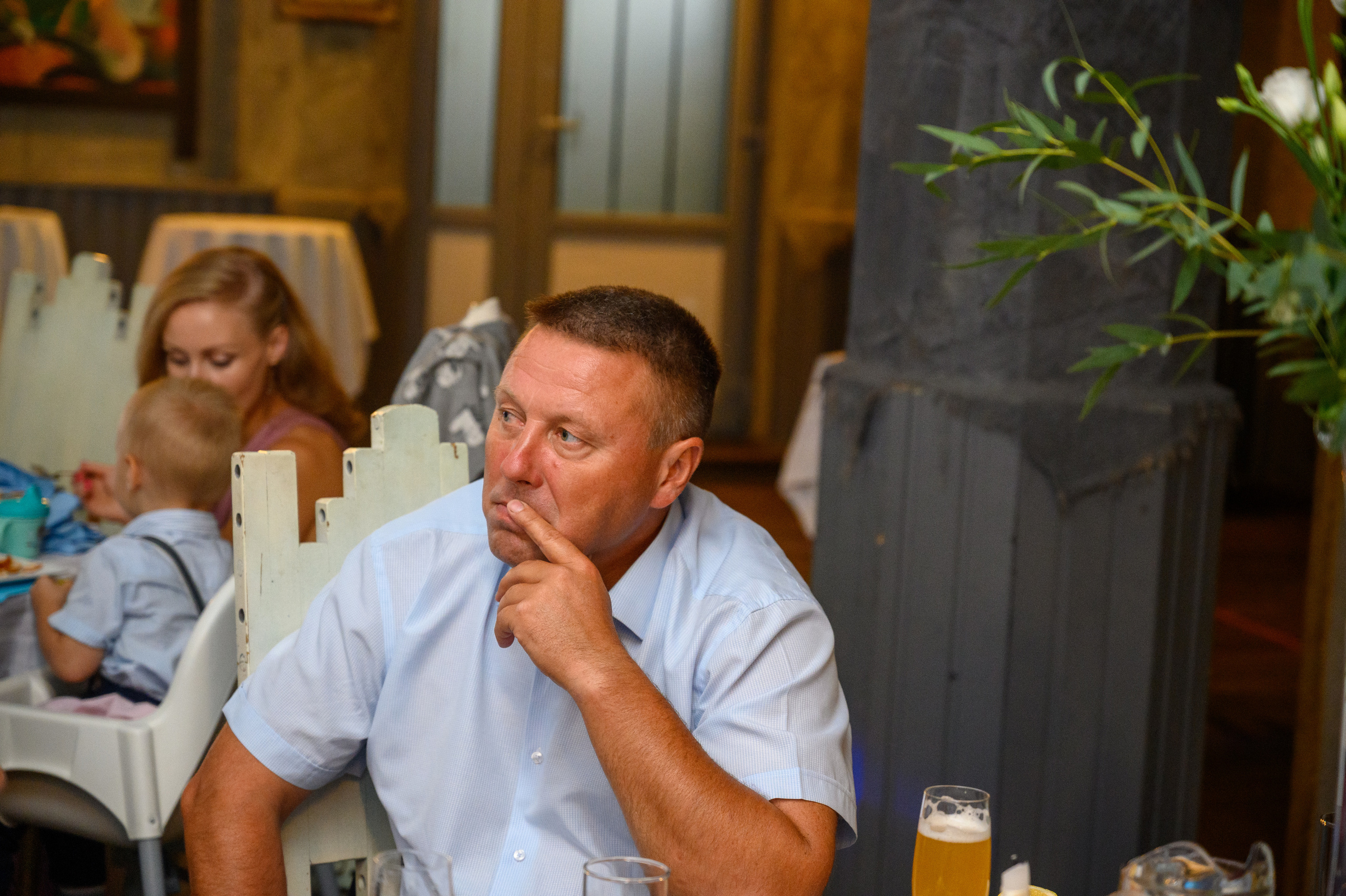 Прогулка в поле, свадьба в поле, прогулка лошади. Семейный и контент фотограф в Москве Alira