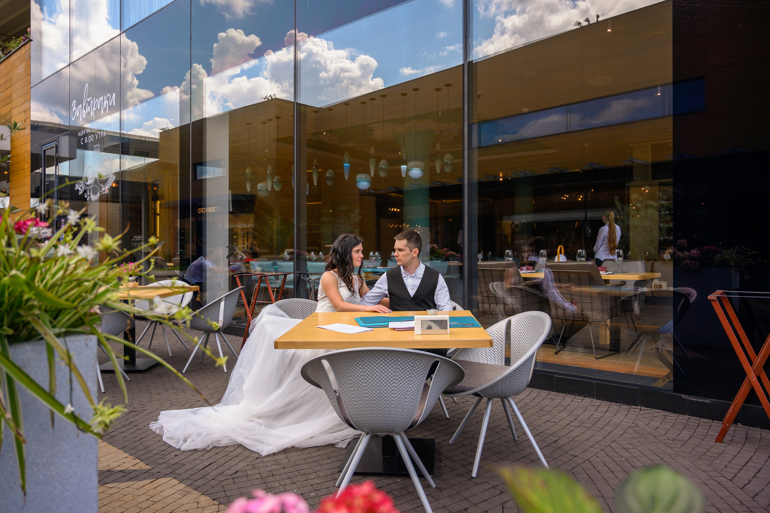 Свадьба, кабриолет В Барвихе. Семейный и контент фотограф в Москве Alira