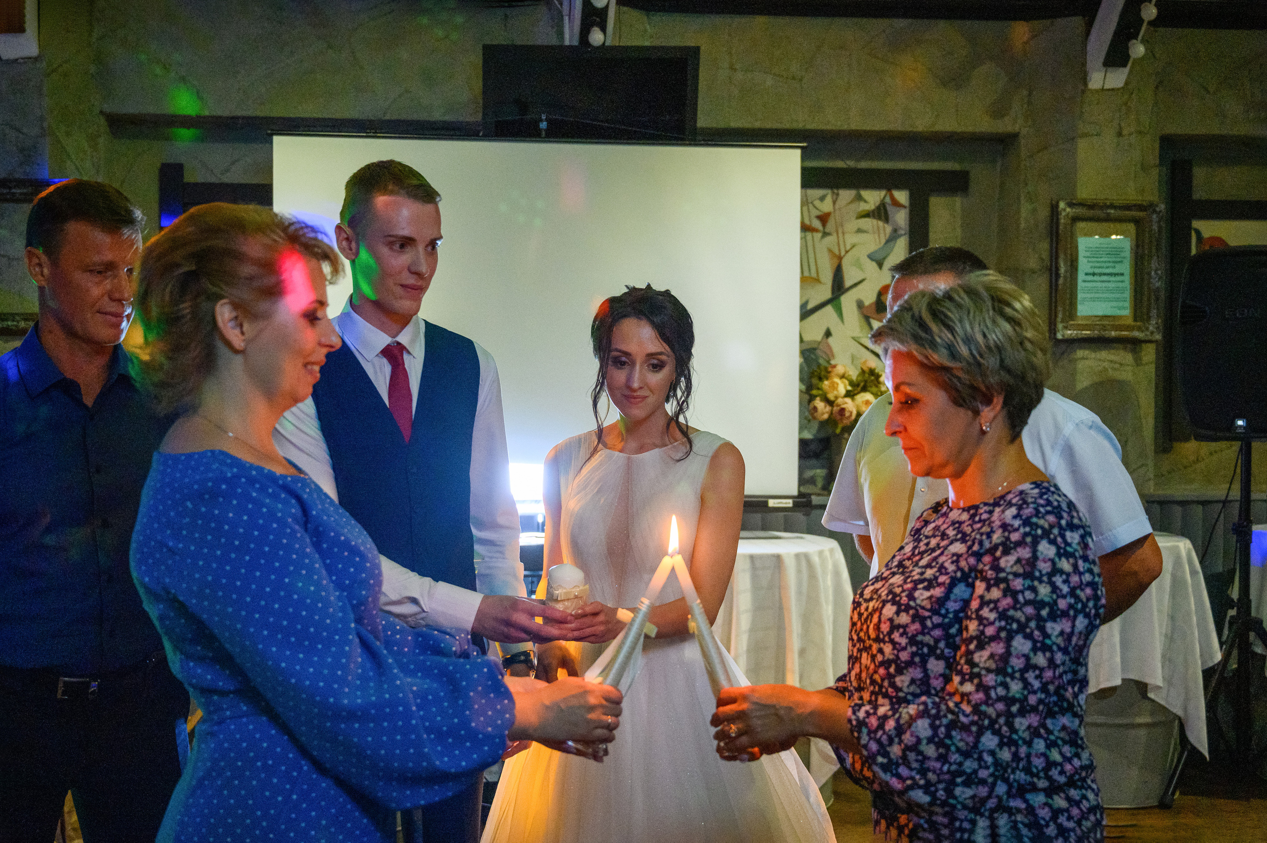 Прогулка в поле, свадьба в поле, прогулка лошади. Семейный и контент фотограф в Москве Alira