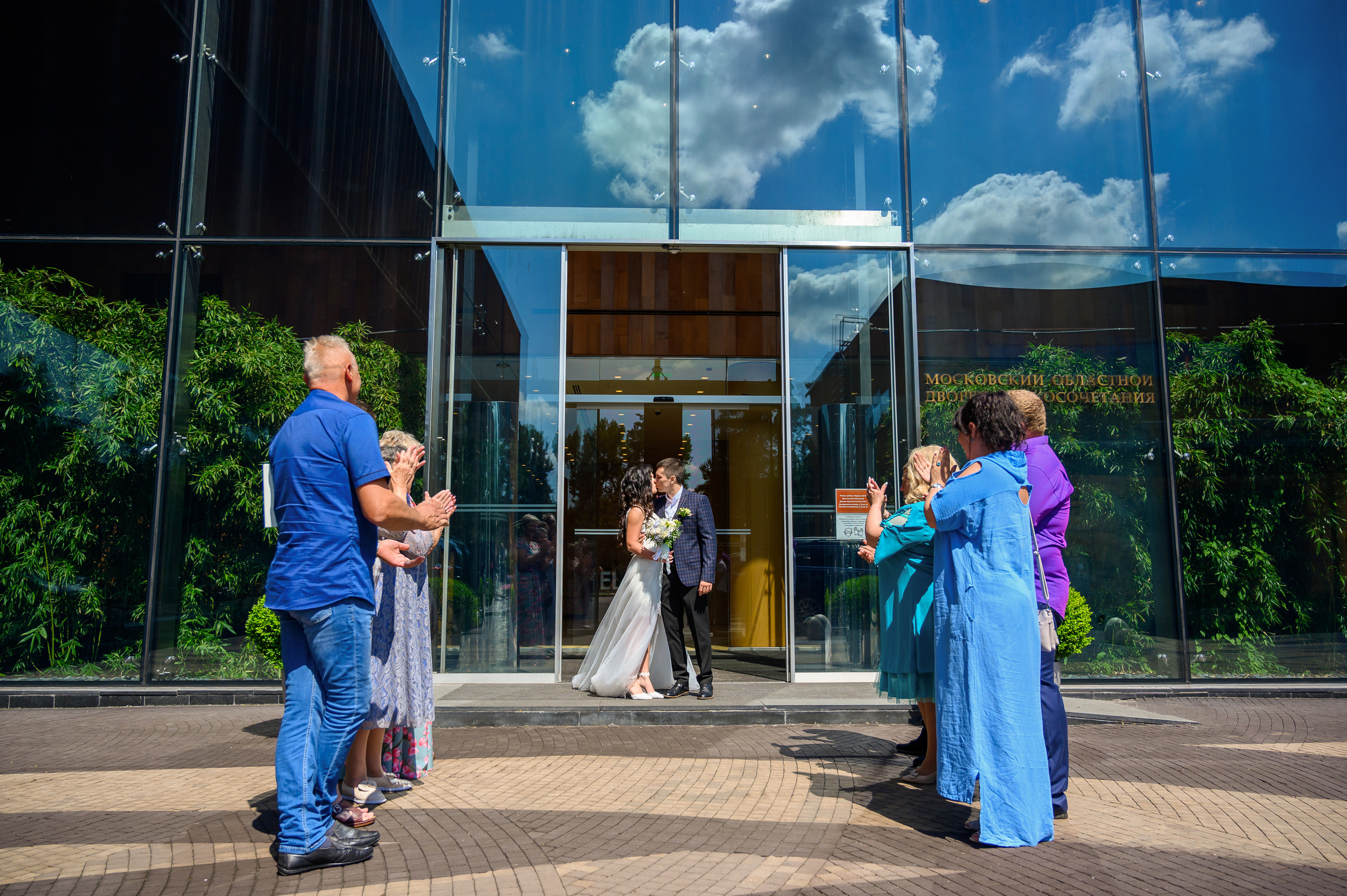 Свадьба, кабриолет В Барвихе. Семейный и контент фотограф в Москве Alira