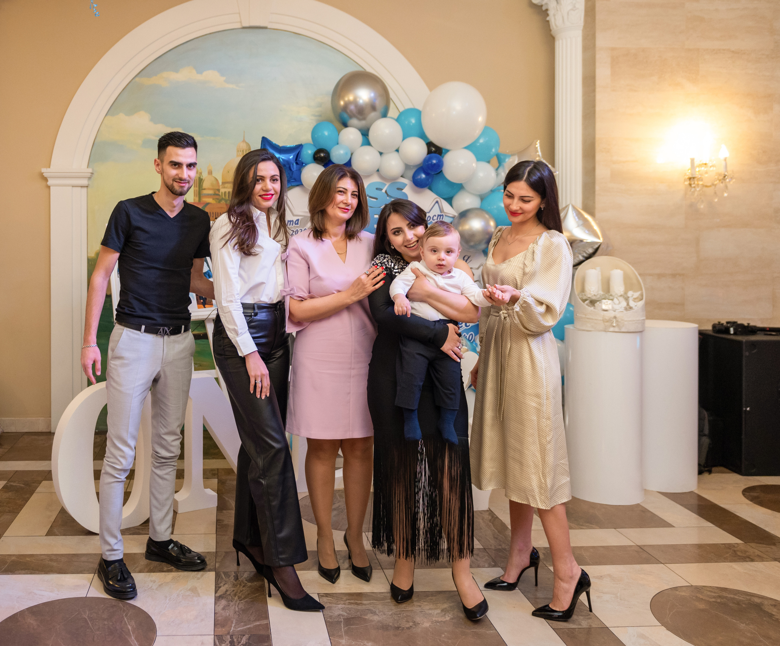 ДР Алексана 1 годик. Семейный и контент фотограф в Москве Alira