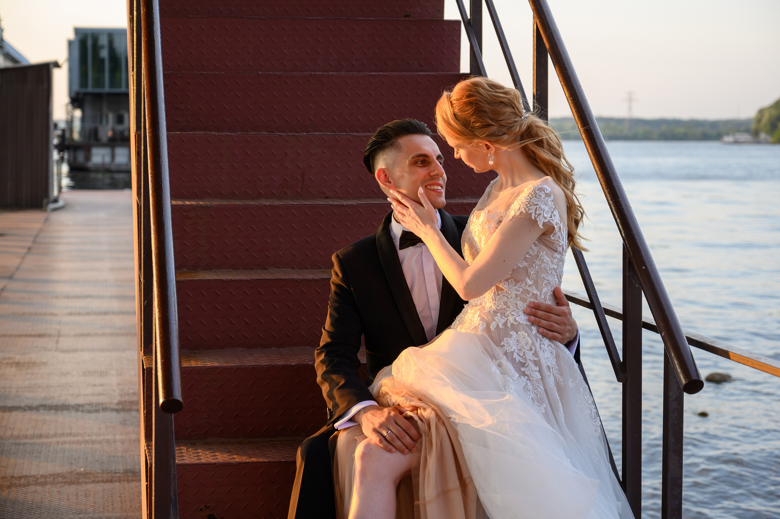 Свадьба на закате, съемка на закате. Семейный и контент фотограф в Москве Alira