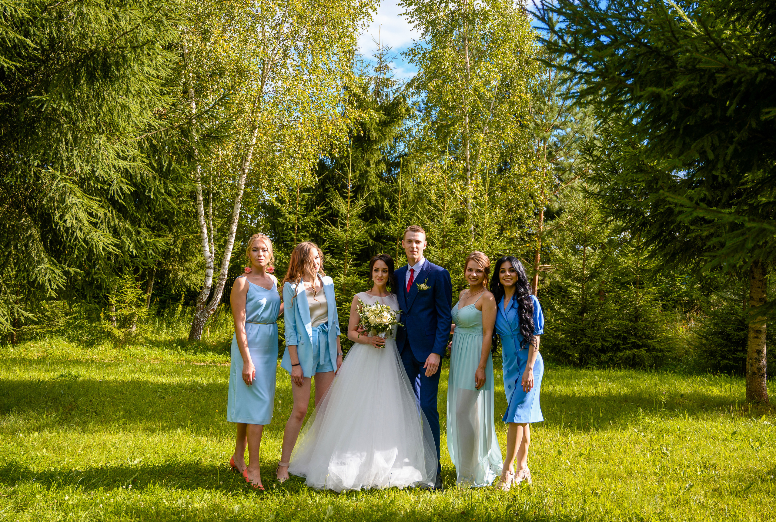 Прогулка в поле, свадьба в поле, прогулка лошади. Семейный и контент фотограф в Москве Alira