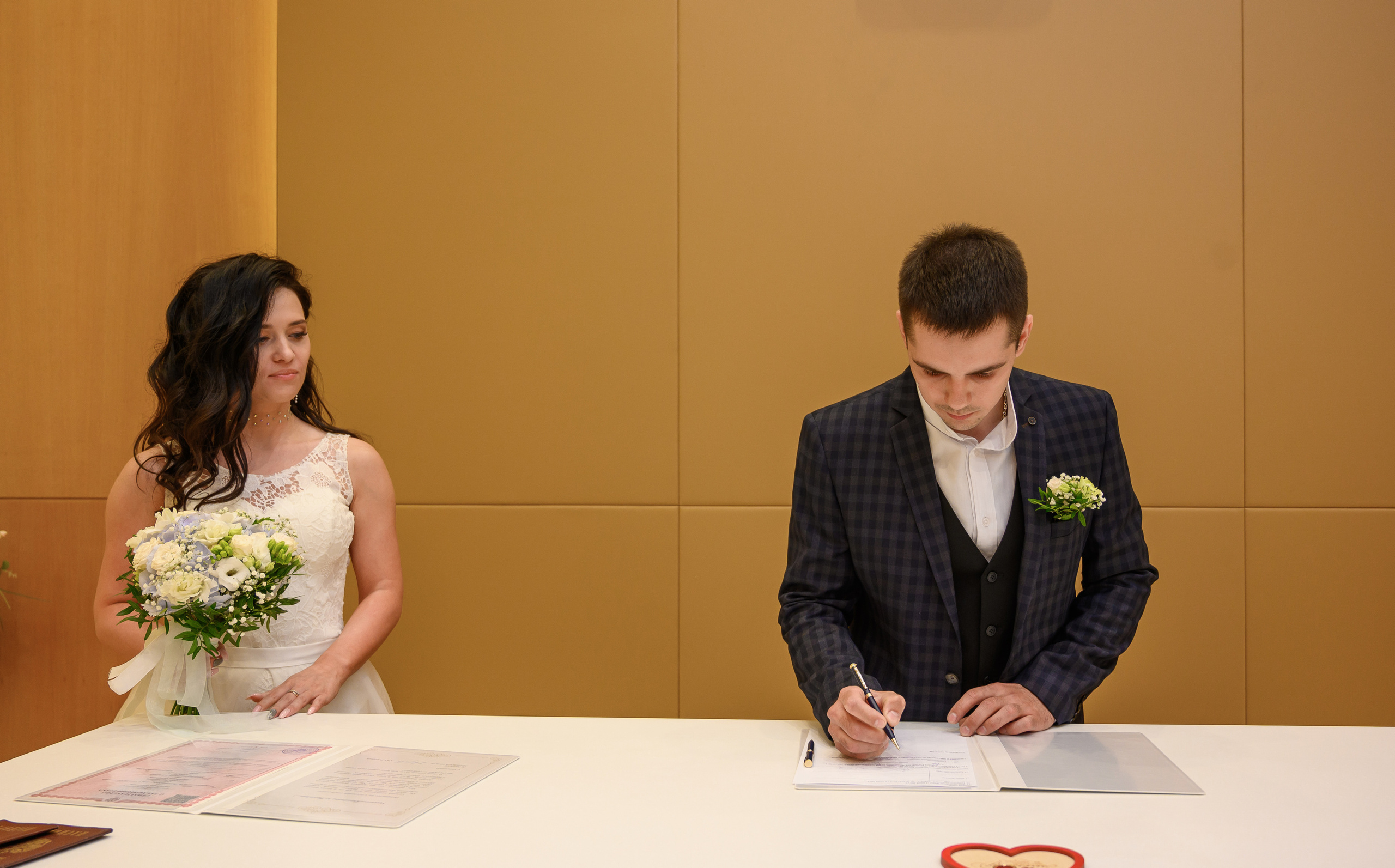 Свадьба, кабриолет В Барвихе. Семейный и контент фотограф в Москве Alira