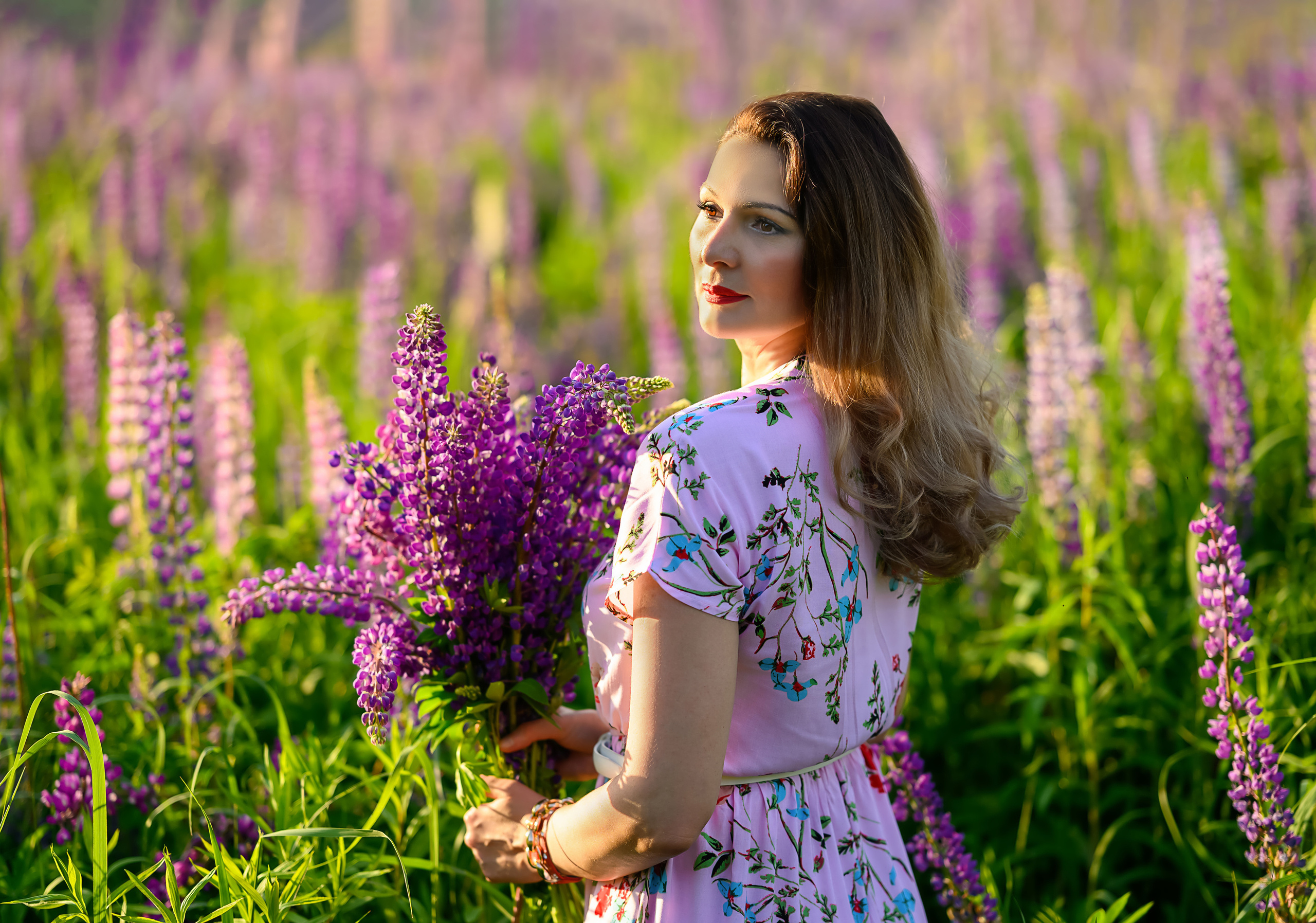 Цветение люпинов Ольга. Семейный и контент фотограф в Москве Alira