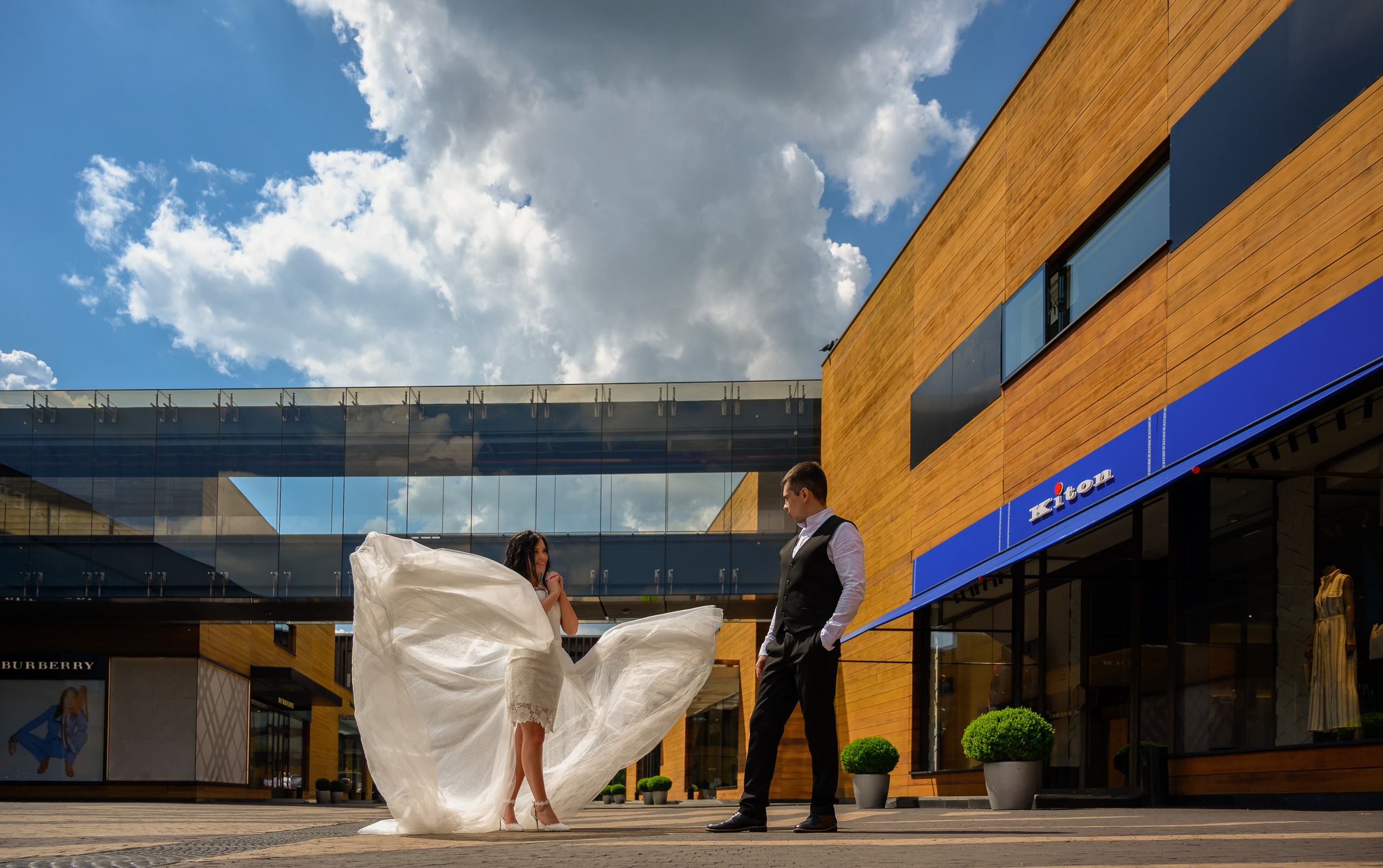 Свадьба, кабриолет В Барвихе. Семейный и контент фотограф в Москве Alira