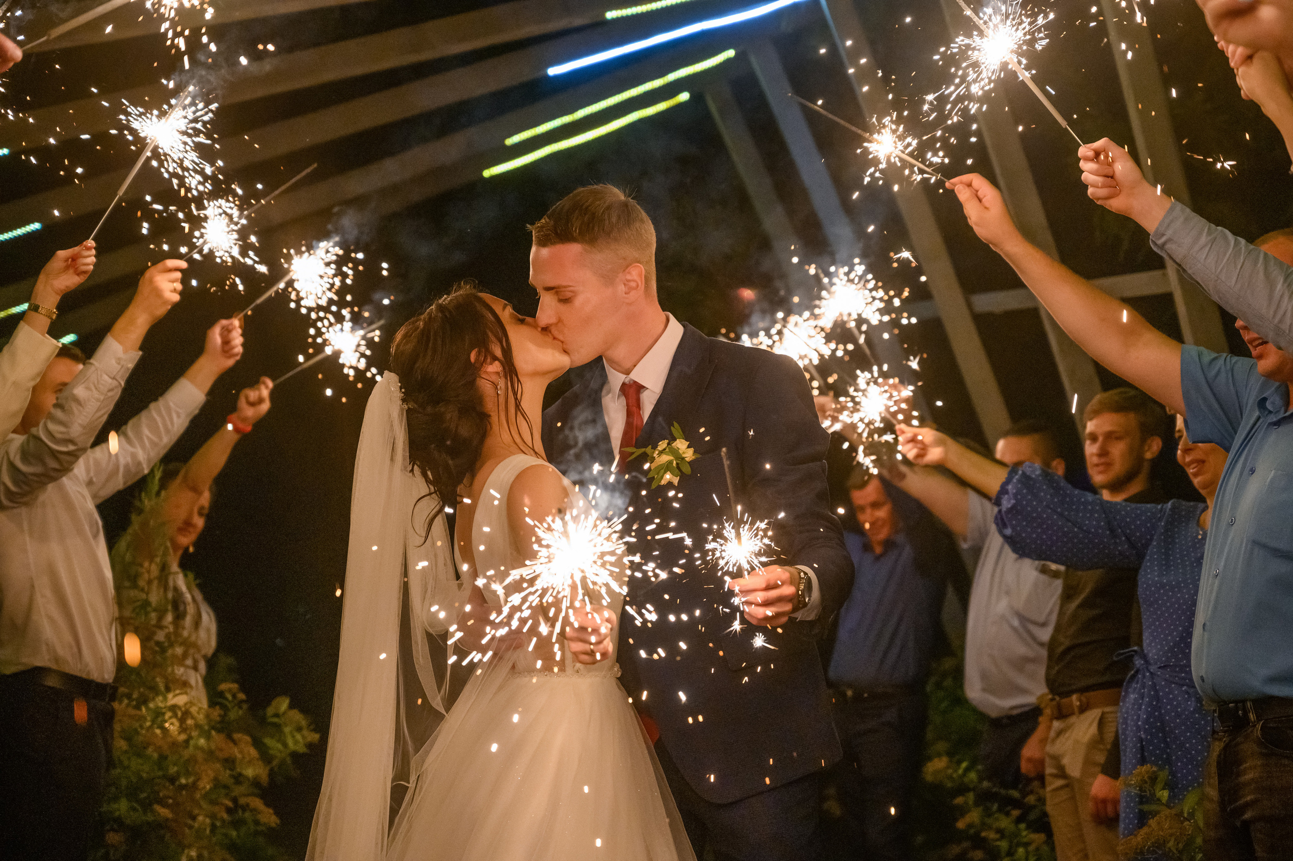 Прогулка в поле, свадьба в поле, прогулка лошади. Семейный и контент фотограф в Москве Alira