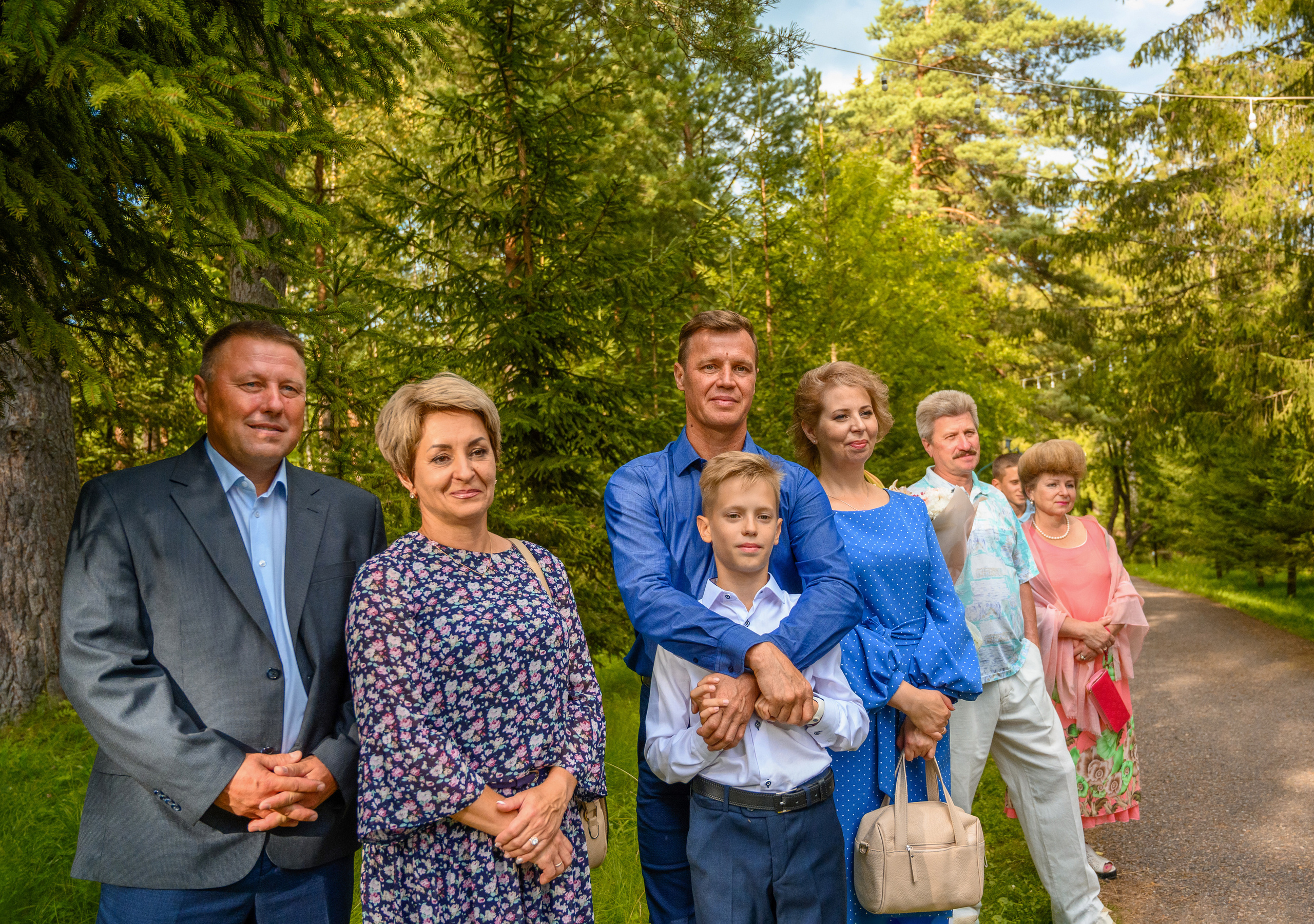 Прогулка в поле, свадьба в поле, прогулка лошади. Семейный и контент фотограф в Москве Alira