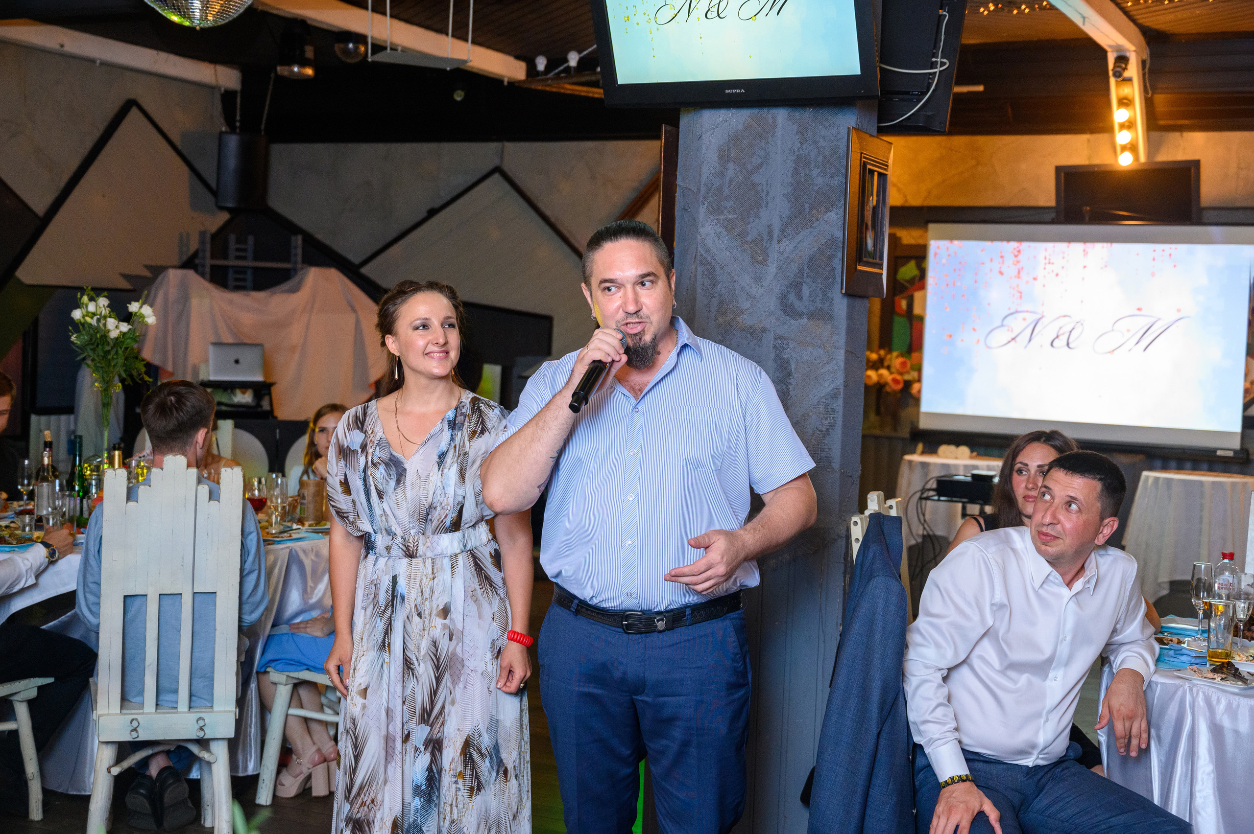 Прогулка в поле, свадьба в поле, прогулка лошади. Семейный и контент фотограф в Москве Alira