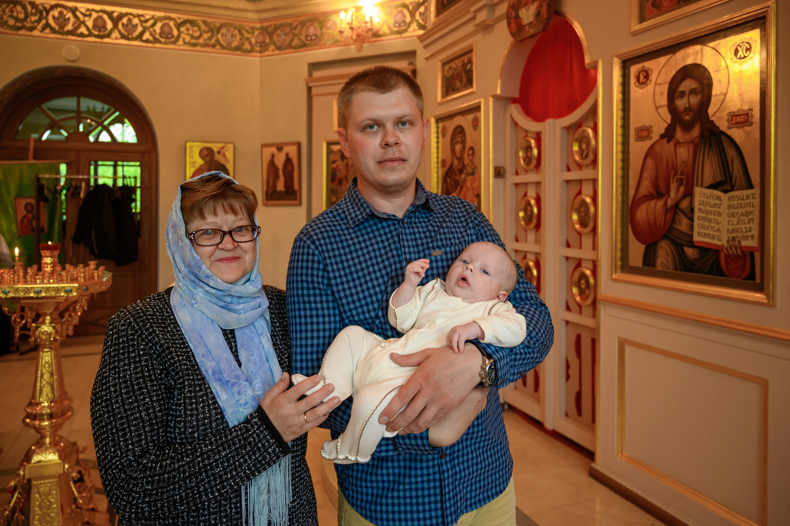 Крещение Варвары. Семейный и контент фотограф в Москве Alira