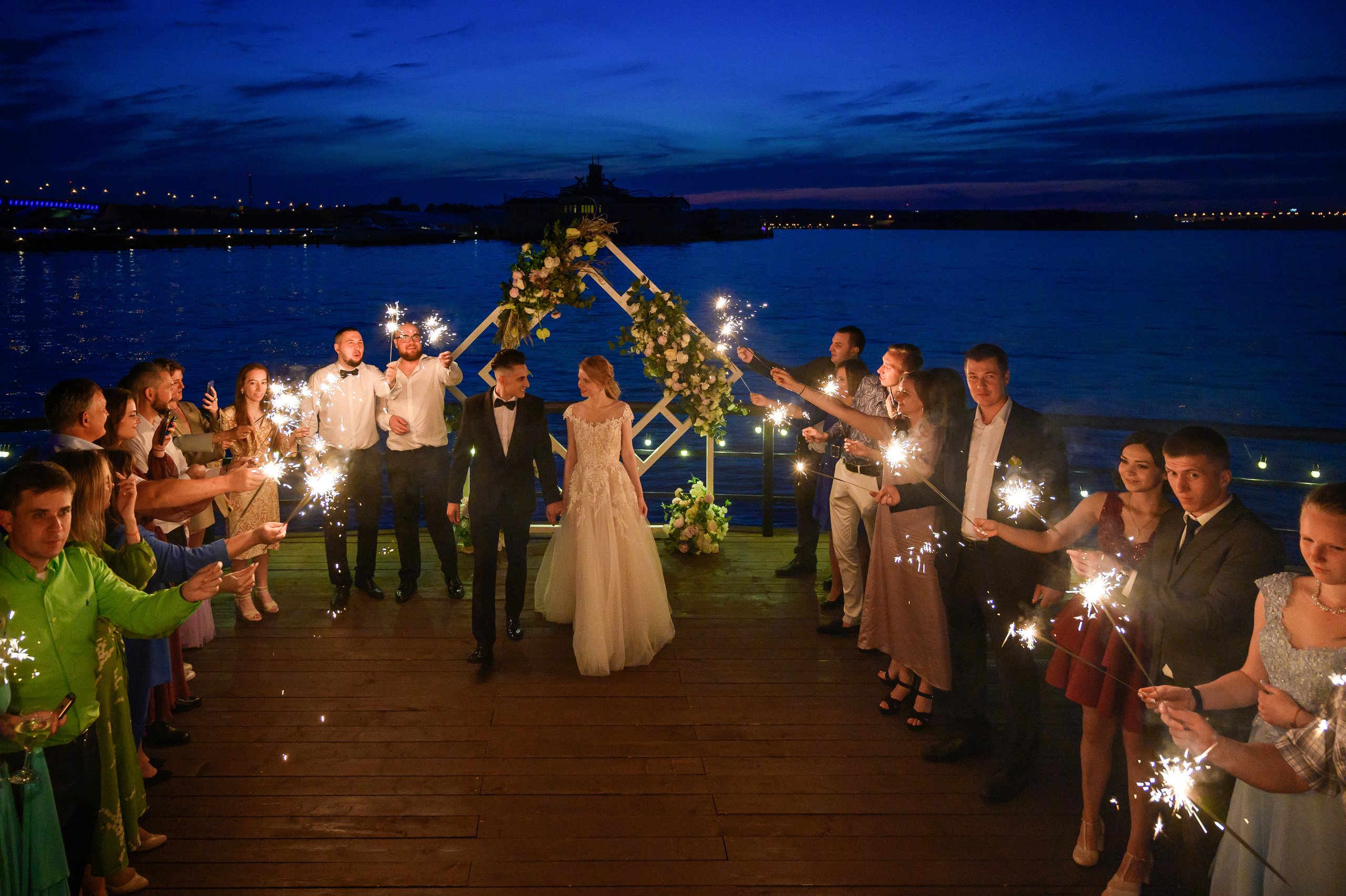 Свадьба на закате, съемка на закате. Семейный и контент фотограф в Москве Alira