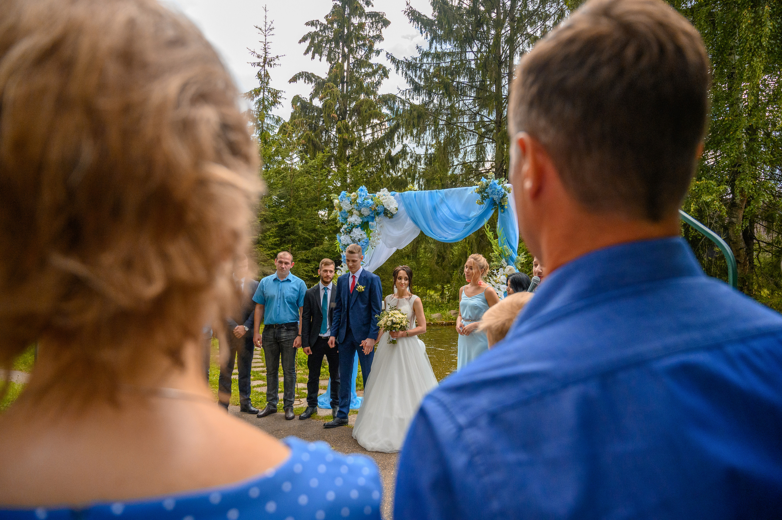 Прогулка в поле, свадьба в поле, прогулка лошади. Семейный и контент фотограф в Москве Alira