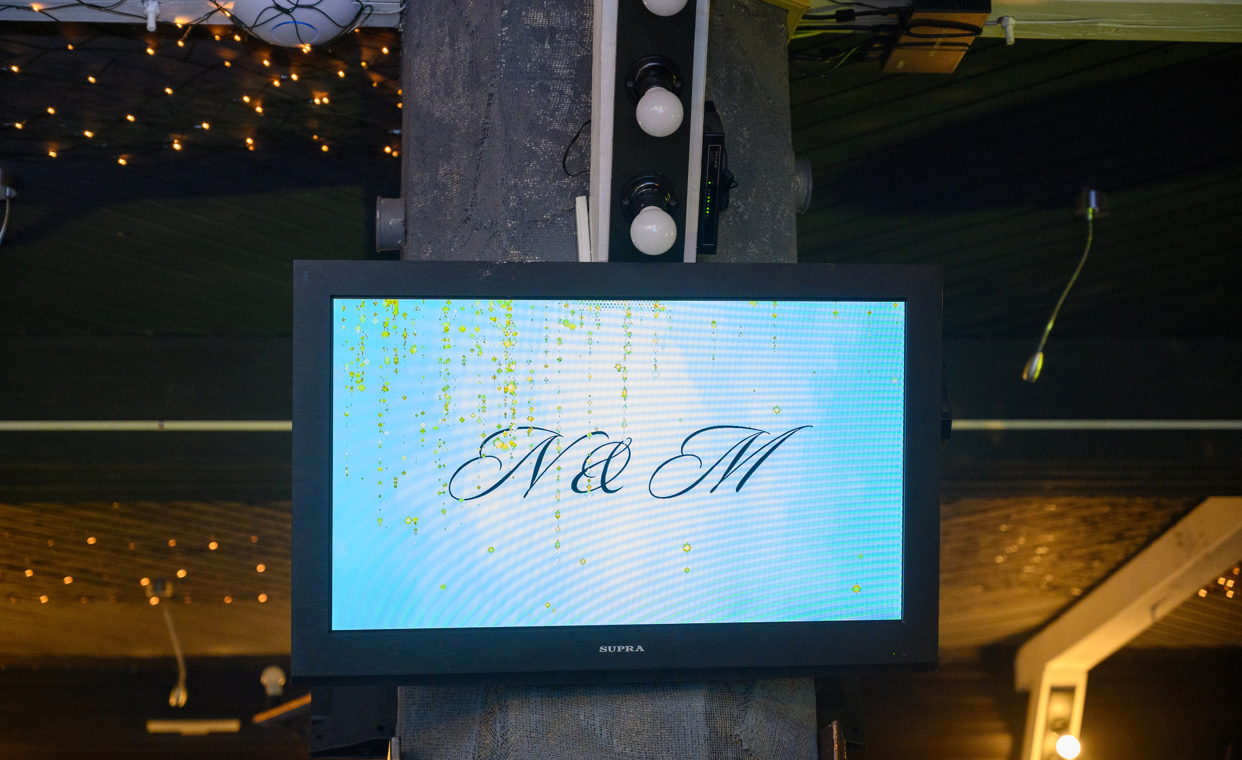 Прогулка в поле, свадьба в поле, прогулка лошади. Семейный и контент фотограф в Москве Alira