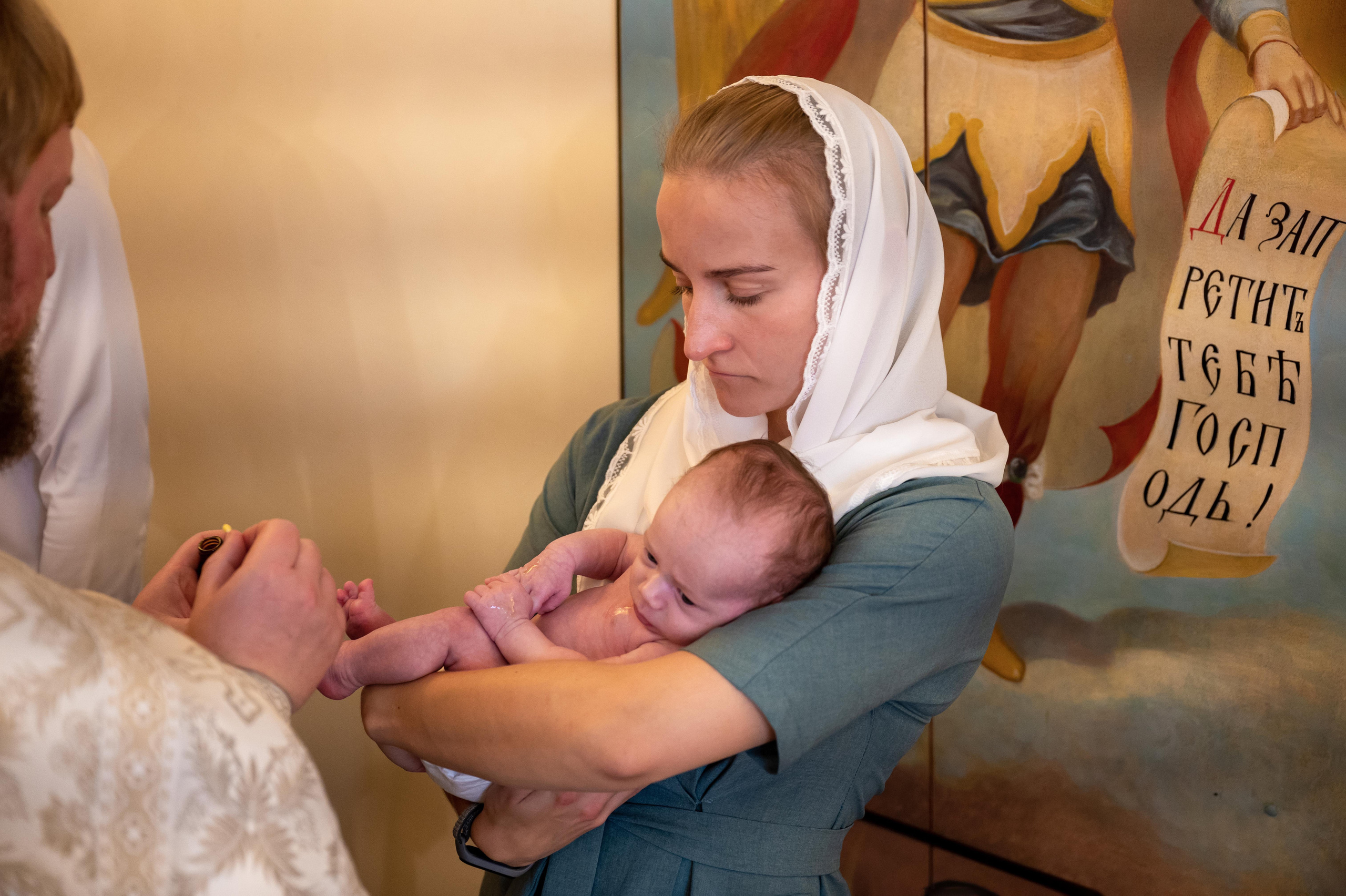 Крещение Кирилла. Семейный и контент фотограф в Москве Alira