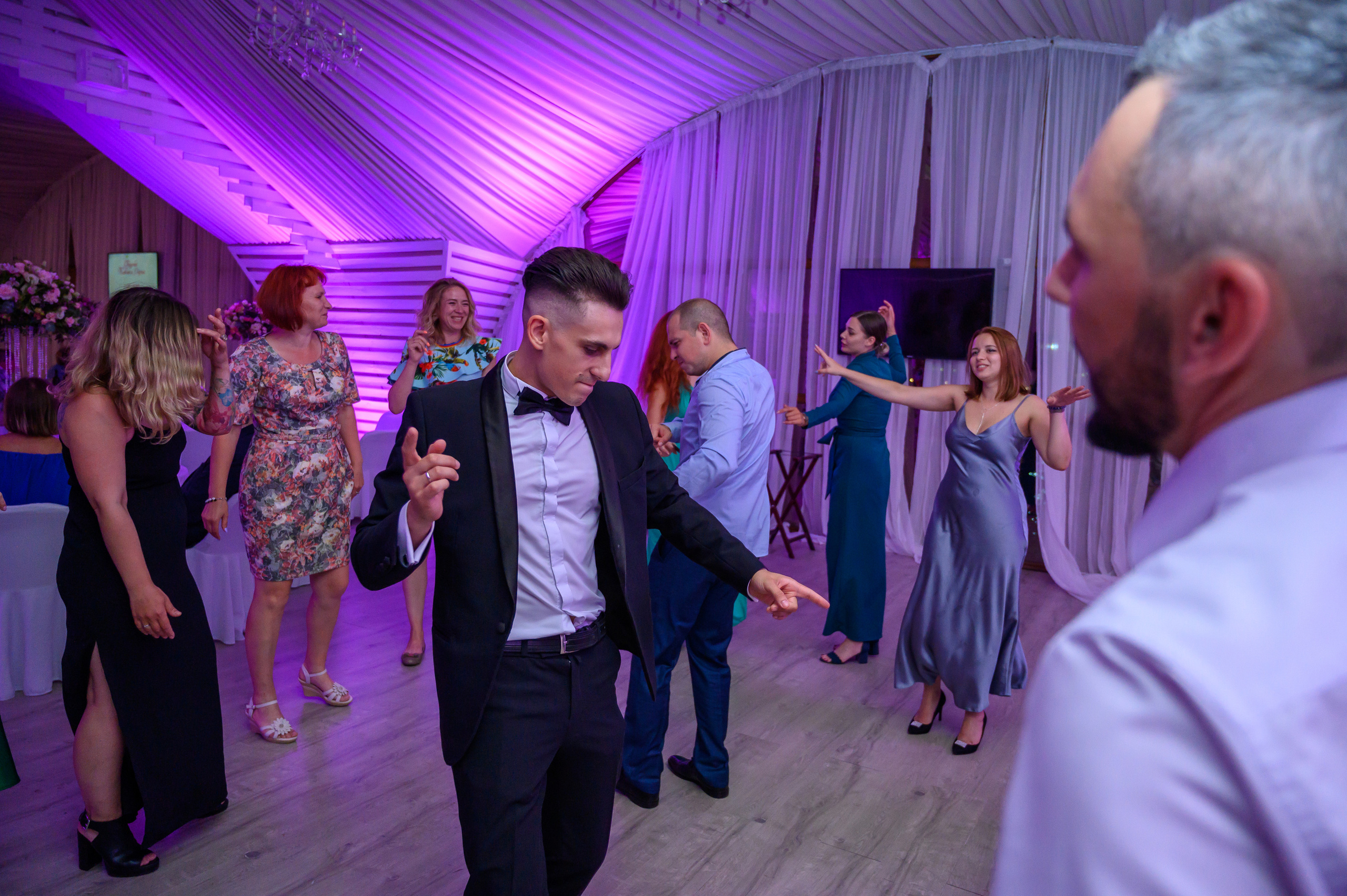 Свадьба на закате, съемка на закате. Семейный и контент фотограф в Москве Alira