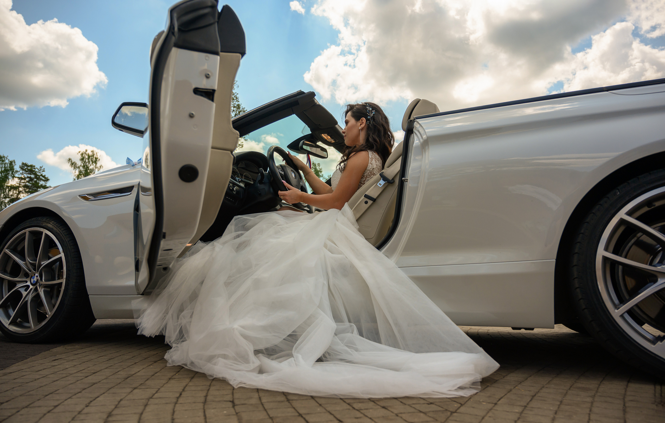 Свадьба, кабриолет В Барвихе. Семейный и контент фотограф в Москве Alira