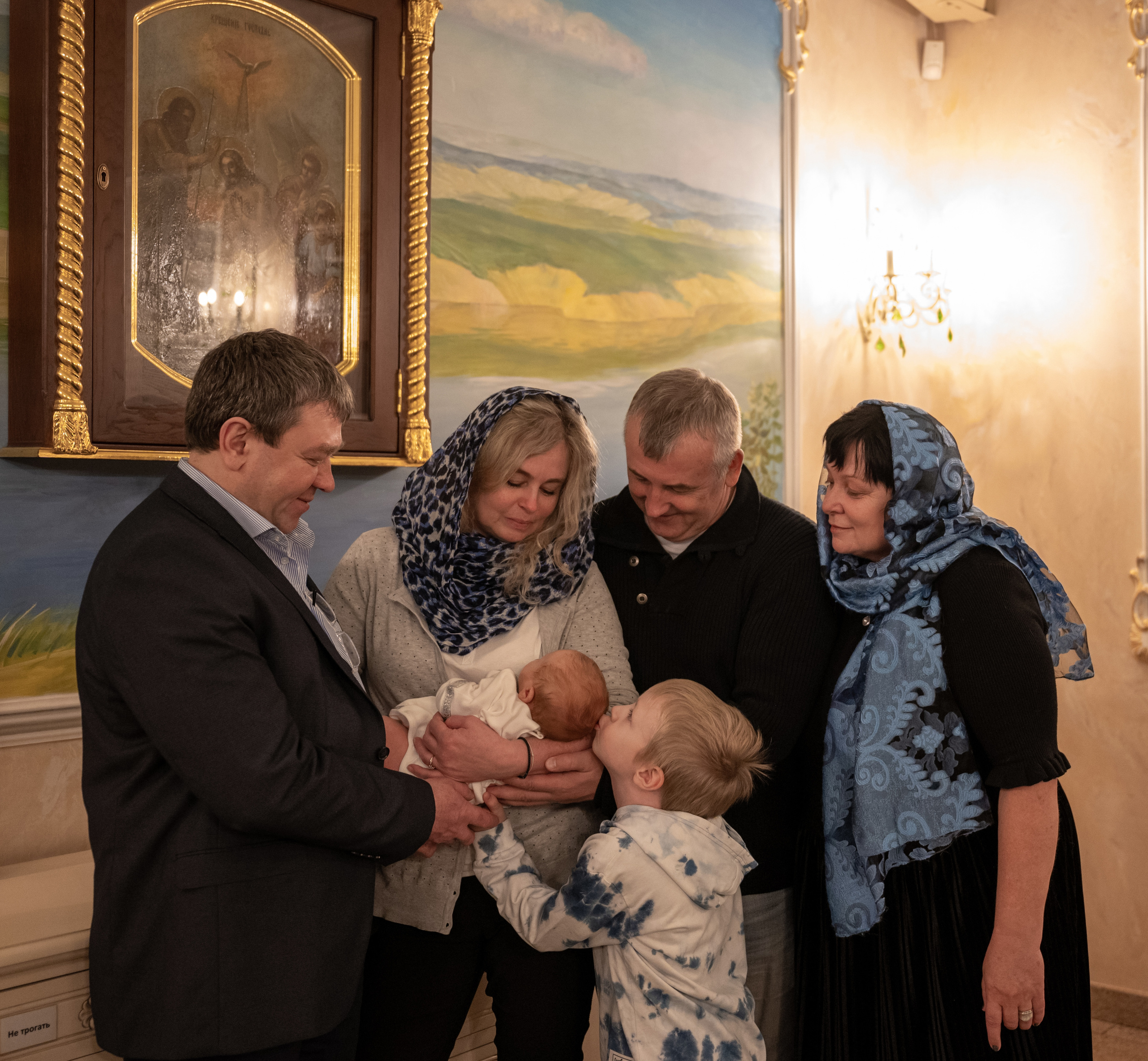 Крещение Андрея. Семейный и контент фотограф в Москве Alira