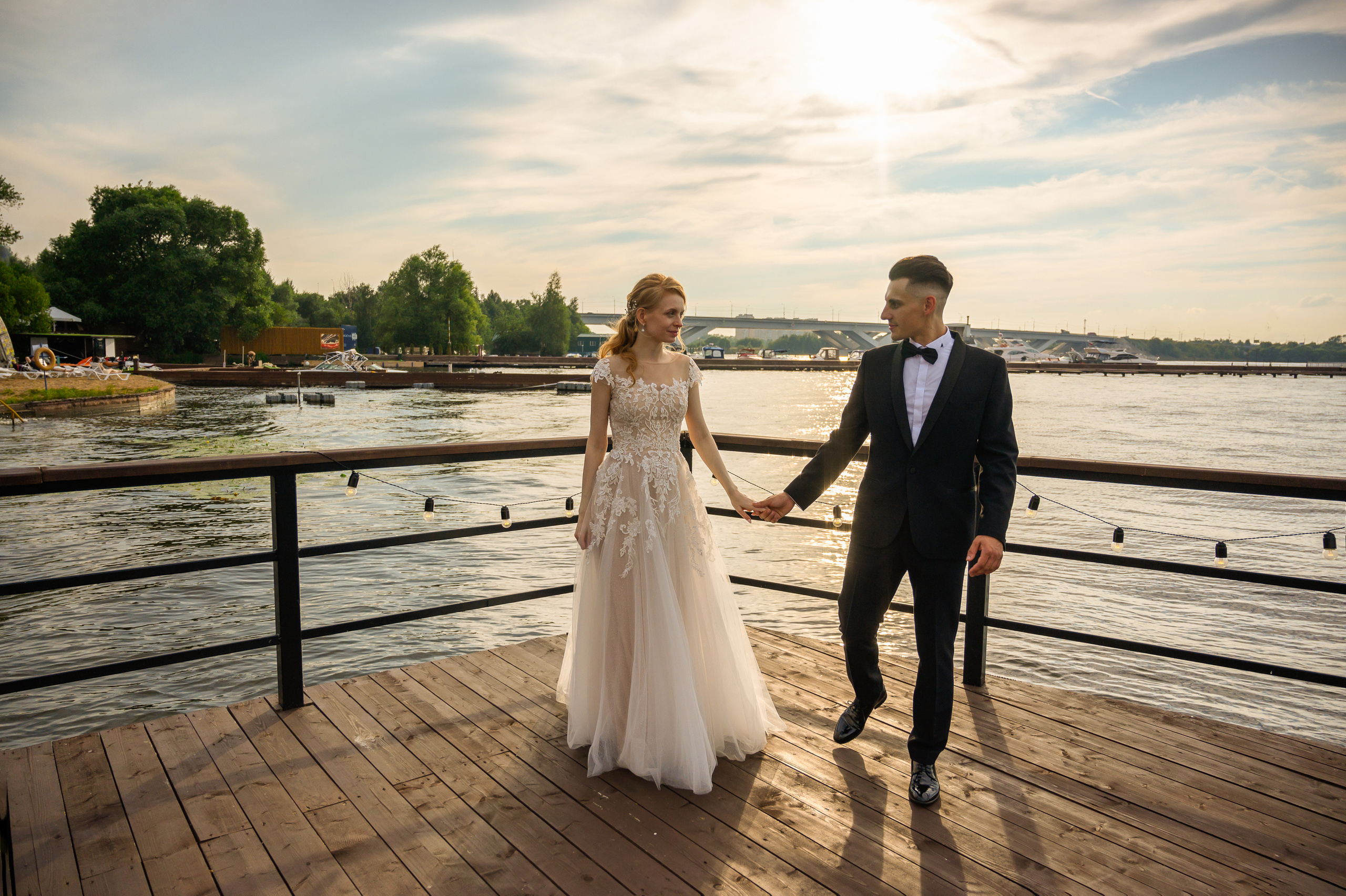 Свадьба на закате, съемка на закате. Семейный и контент фотограф в Москве Alira