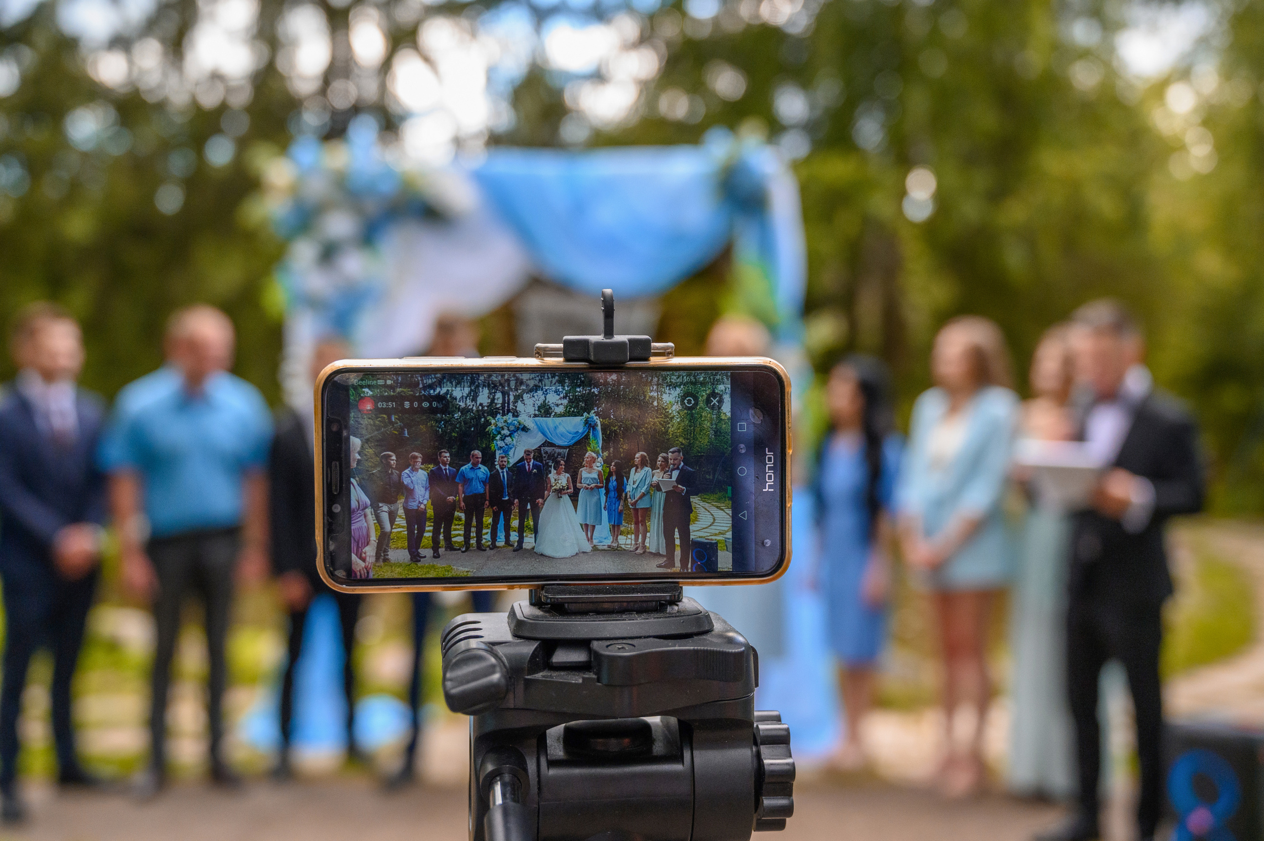 Прогулка в поле, свадьба в поле, прогулка лошади. Семейный и контент фотограф в Москве Alira