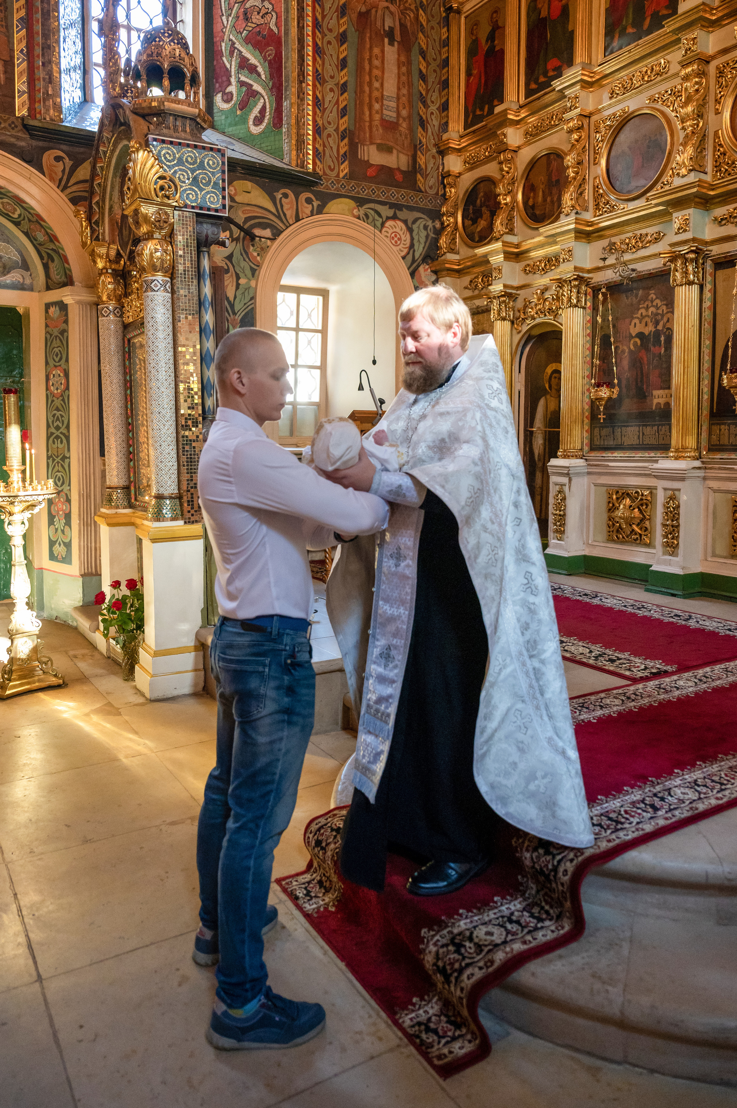 Крещение Кирилла. Семейный и контент фотограф в Москве Alira