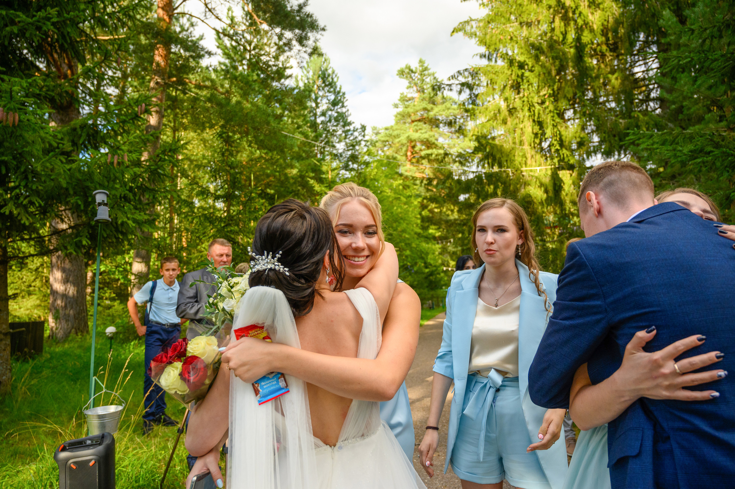 Прогулка в поле, свадьба в поле, прогулка лошади. Семейный и контент фотограф в Москве Alira
