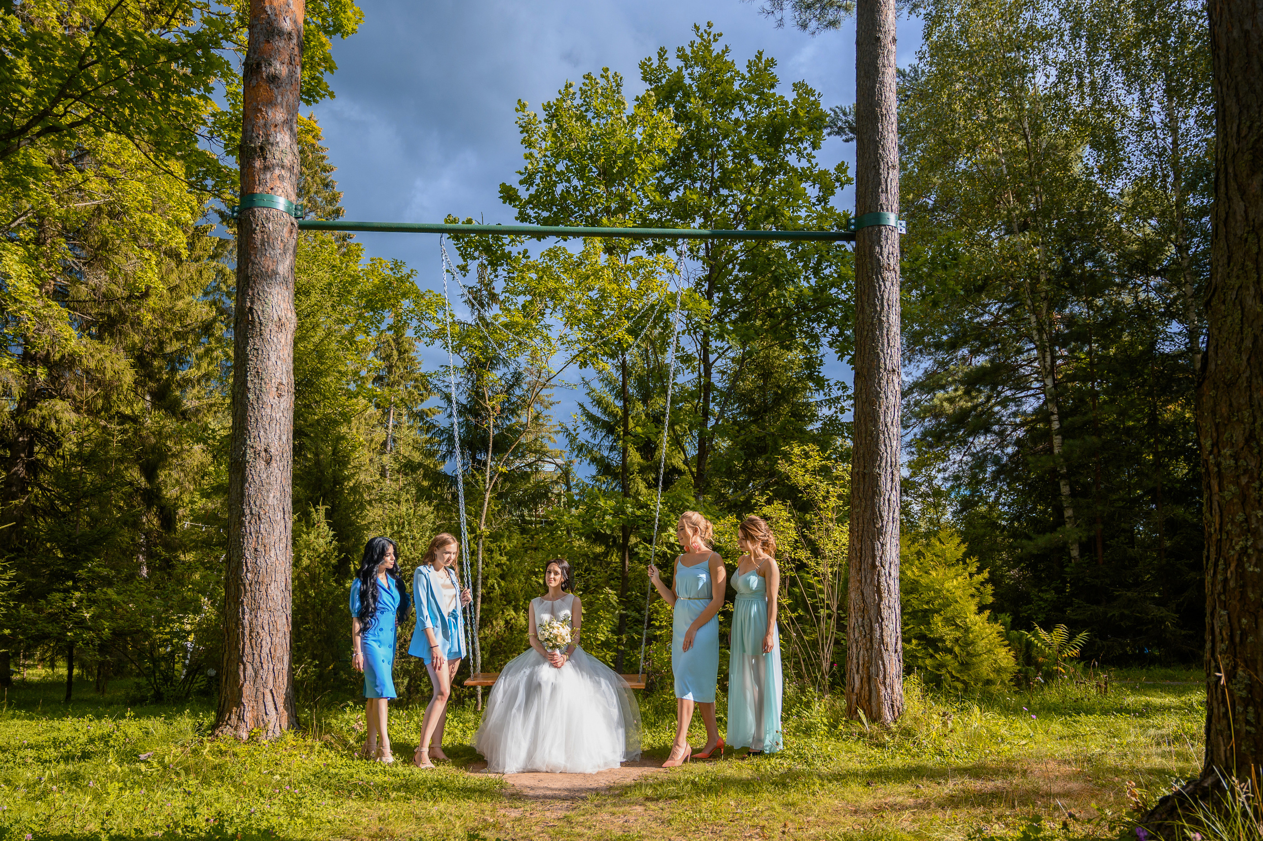 Прогулка в поле, свадьба в поле, прогулка лошади. Семейный и контент фотограф в Москве Alira