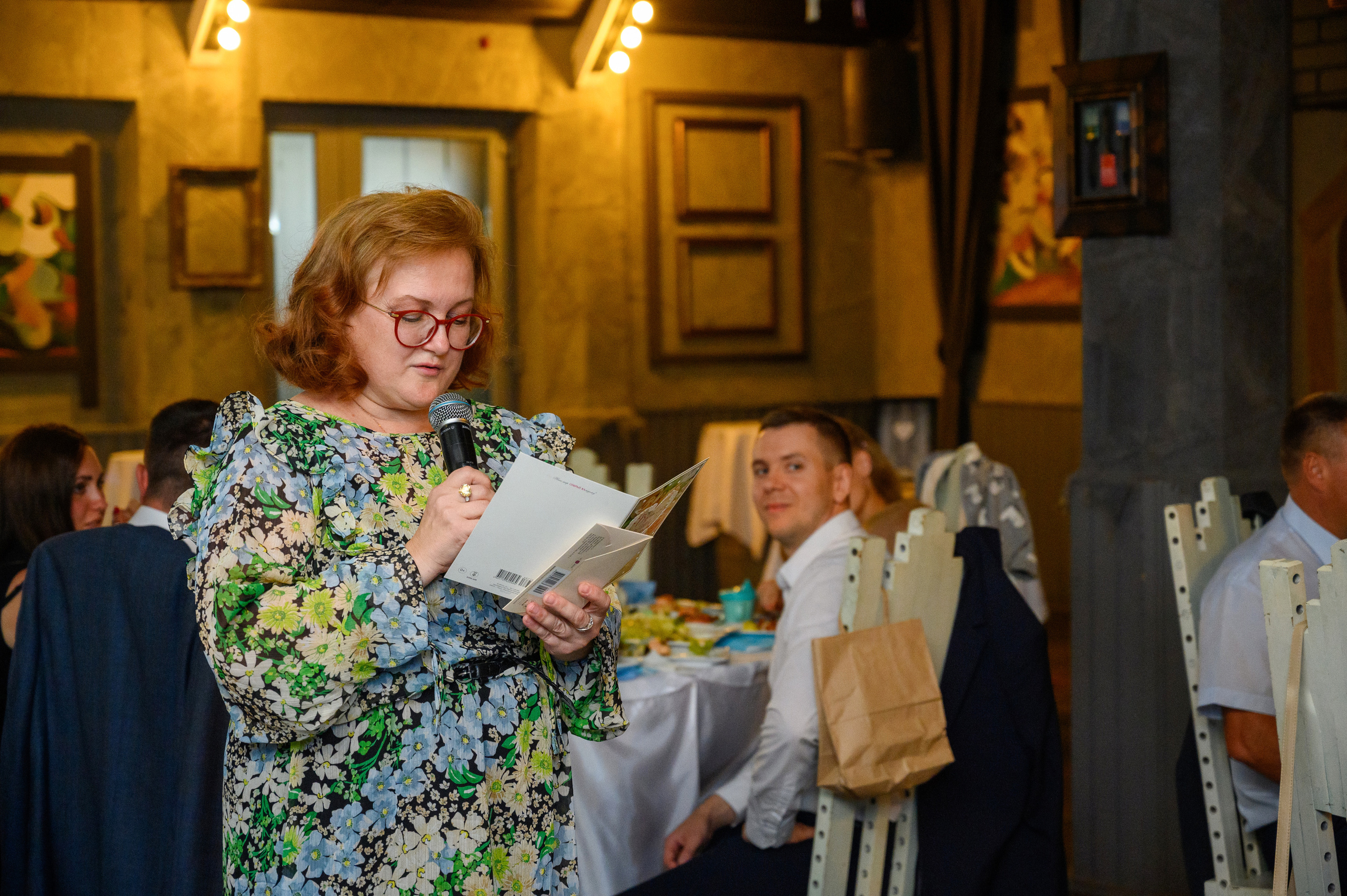 Прогулка в поле, свадьба в поле, прогулка лошади. Семейный и контент фотограф в Москве Alira