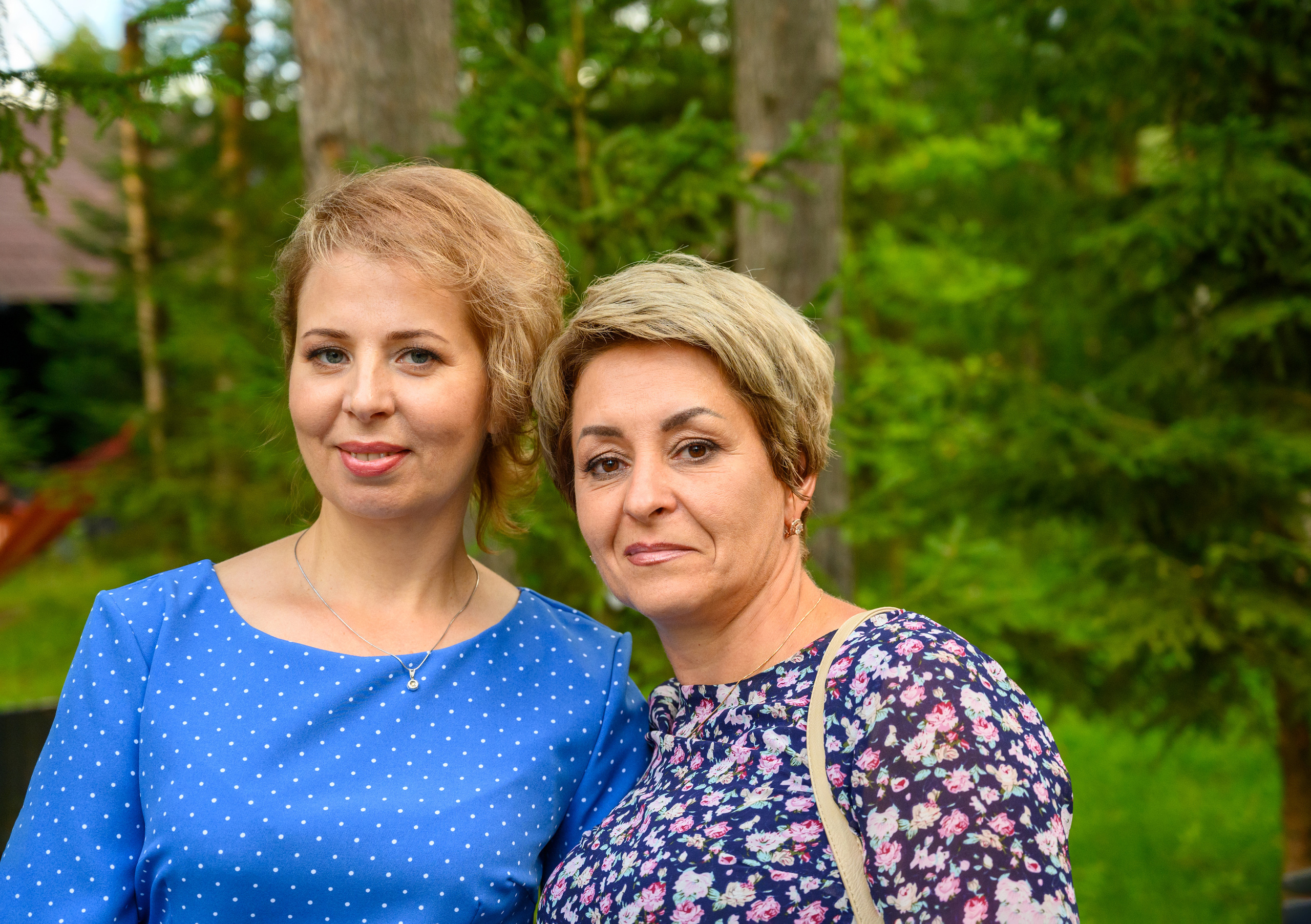 Прогулка в поле, свадьба в поле, прогулка лошади. Семейный и контент фотограф в Москве Alira