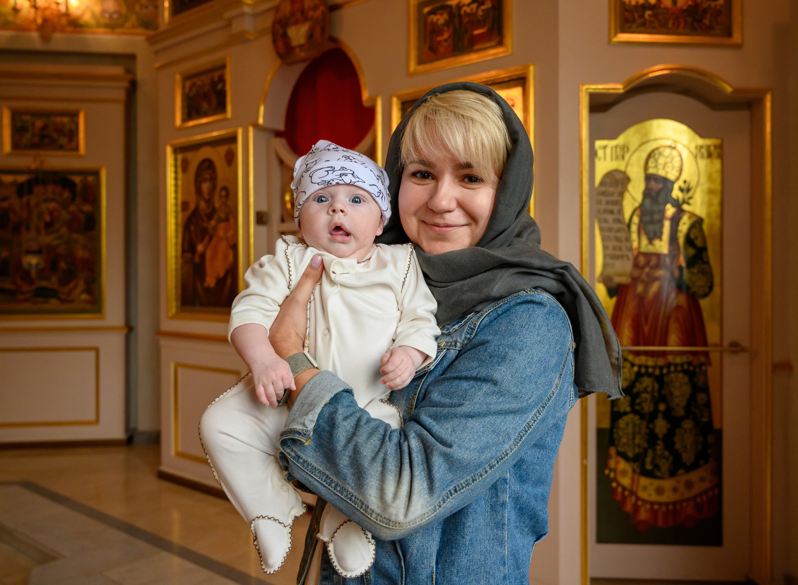 Крещение Варвары. Семейный и контент фотограф в Москве Alira