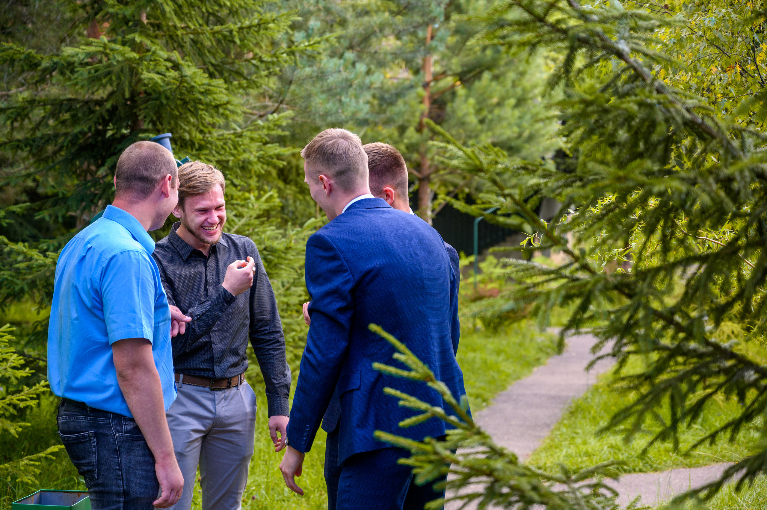 Прогулка в поле, свадьба в поле, прогулка лошади. Семейный и контент фотограф в Москве Alira
