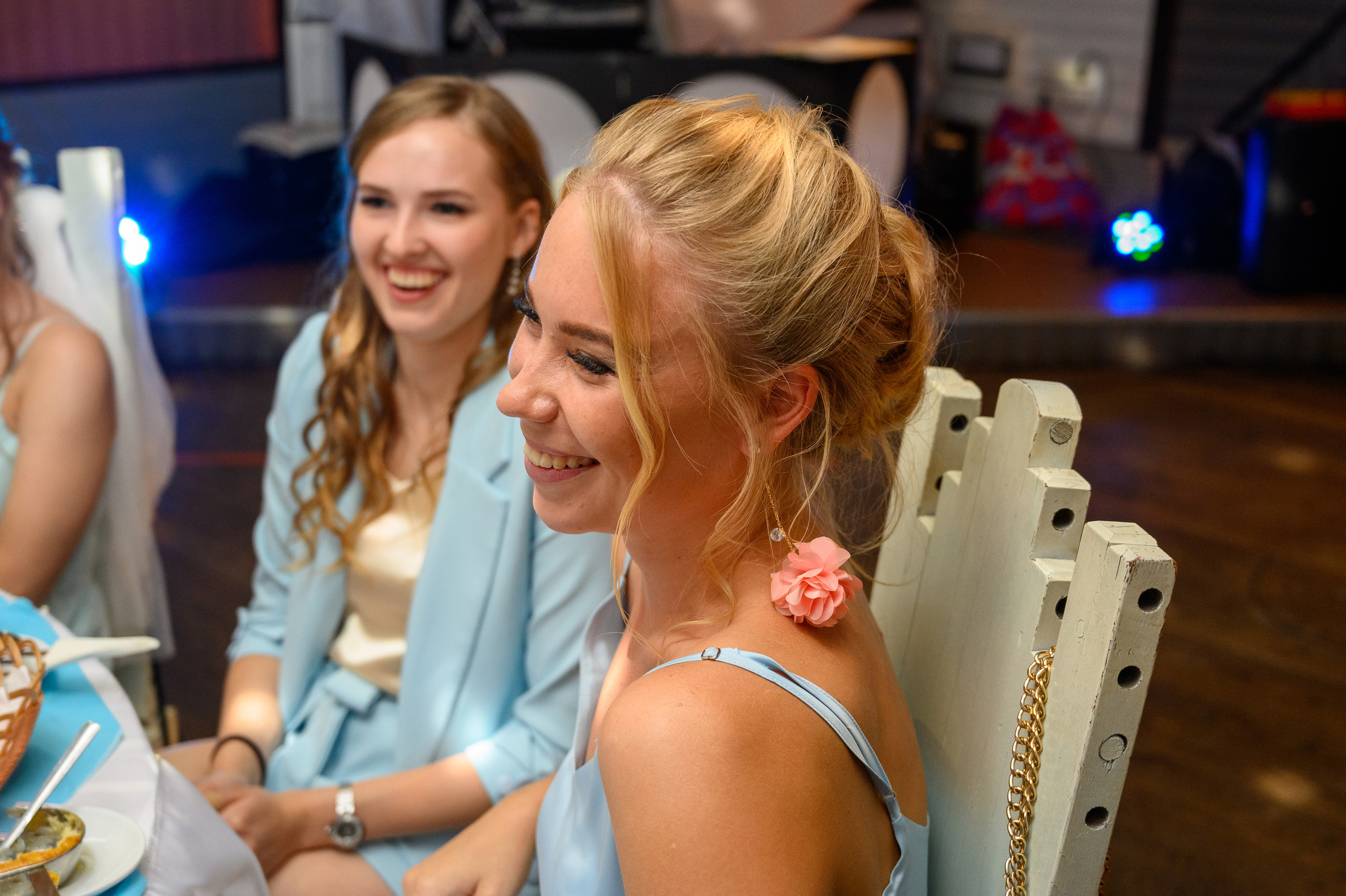 Прогулка в поле, свадьба в поле, прогулка лошади. Семейный и контент фотограф в Москве Alira