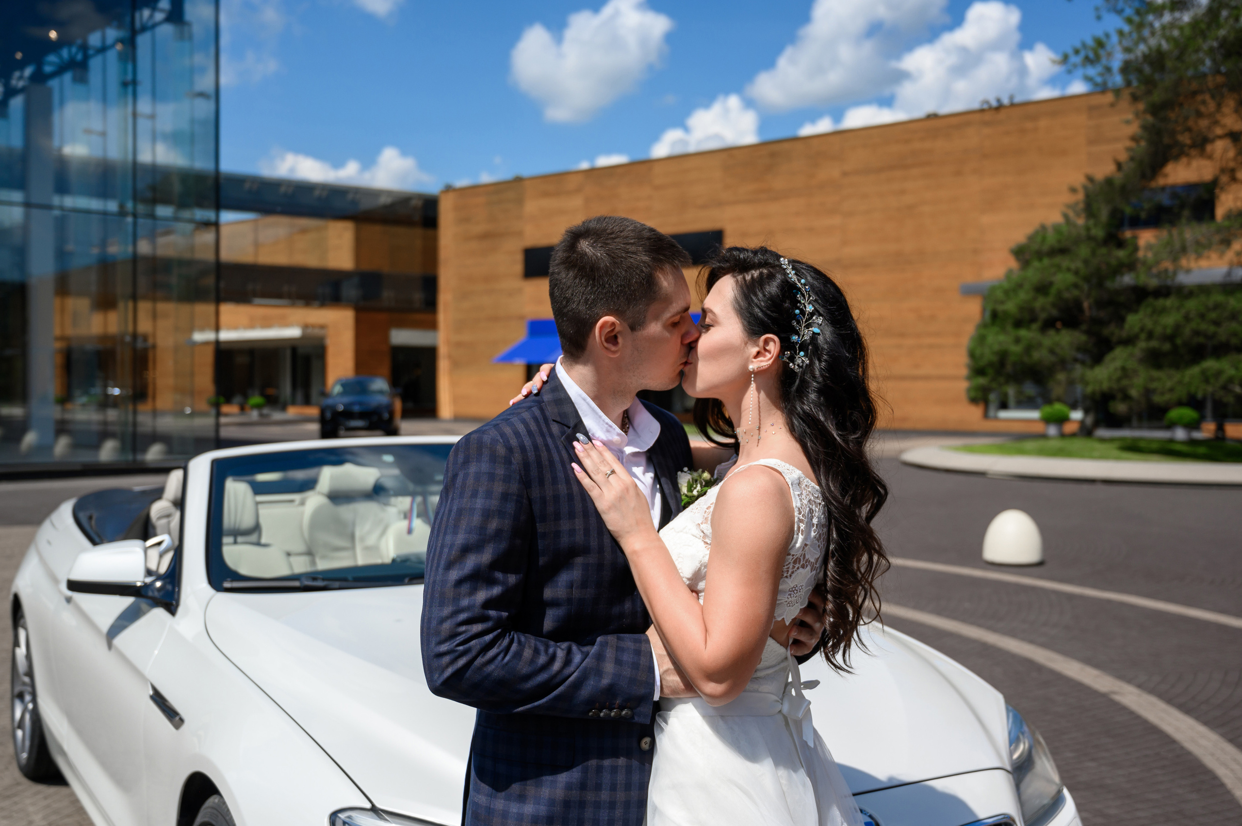 Свадьба, кабриолет В Барвихе. Семейный и контент фотограф в Москве Alira