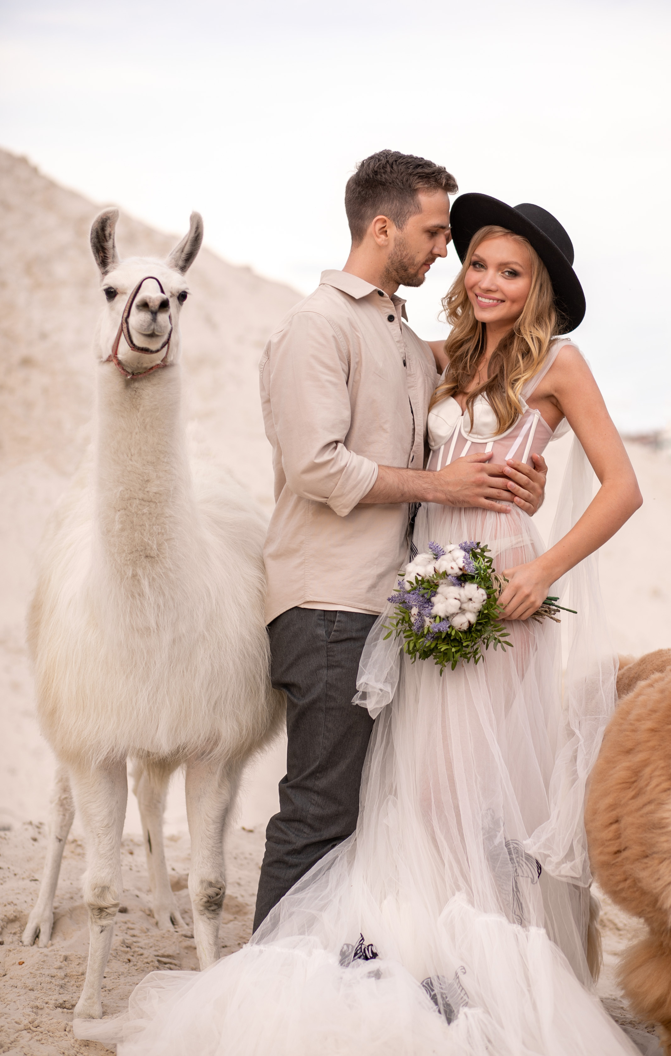 Свадьба в песках. Семейный и контент фотограф в Москве Alira
