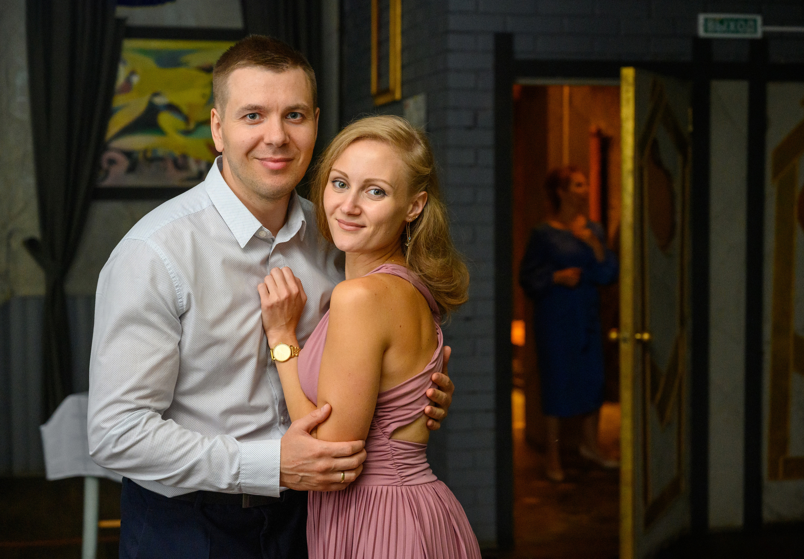 Прогулка в поле, свадьба в поле, прогулка лошади. Семейный и контент фотограф в Москве Alira