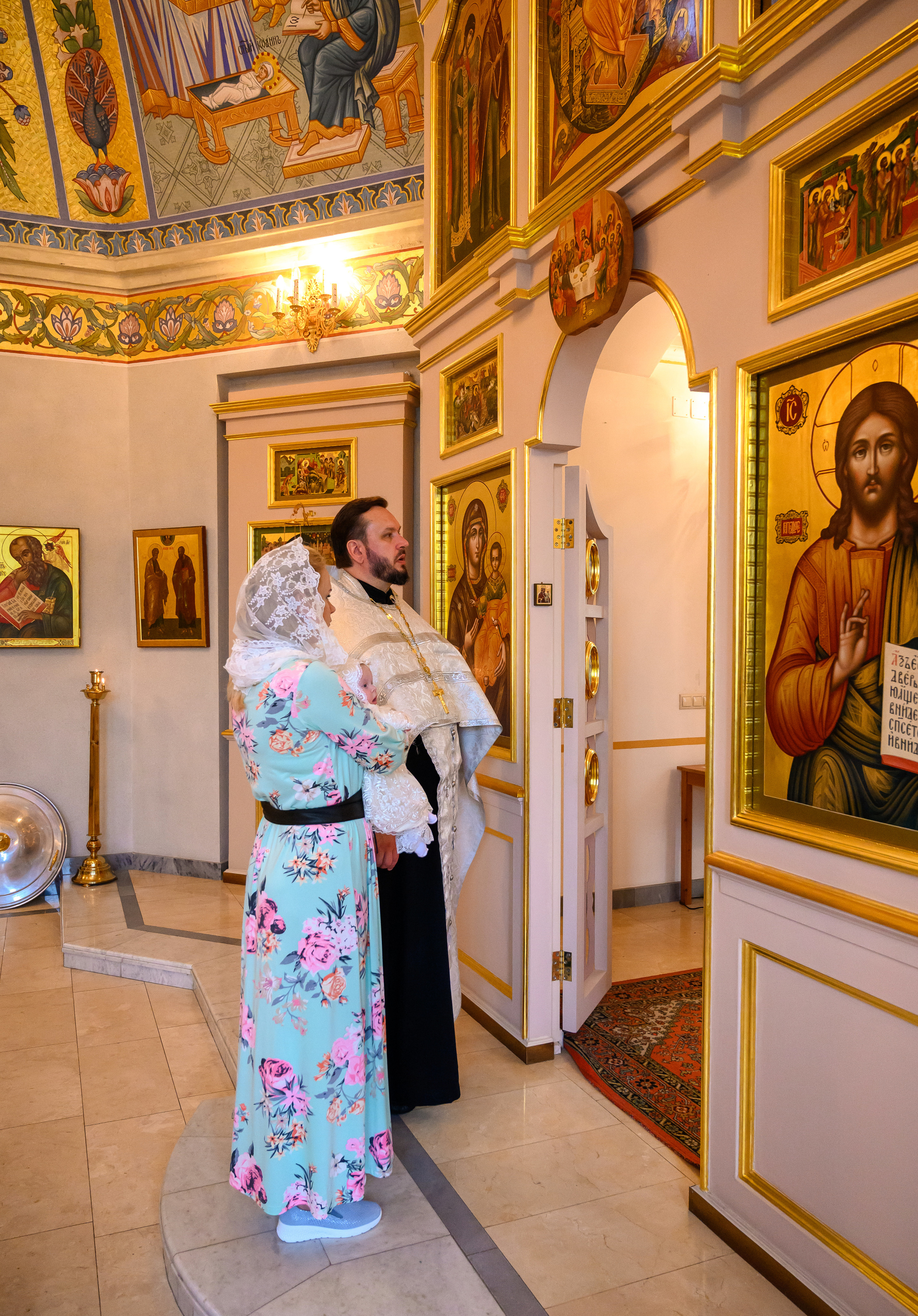 Крещение Варвары. Семейный и контент фотограф в Москве Alira