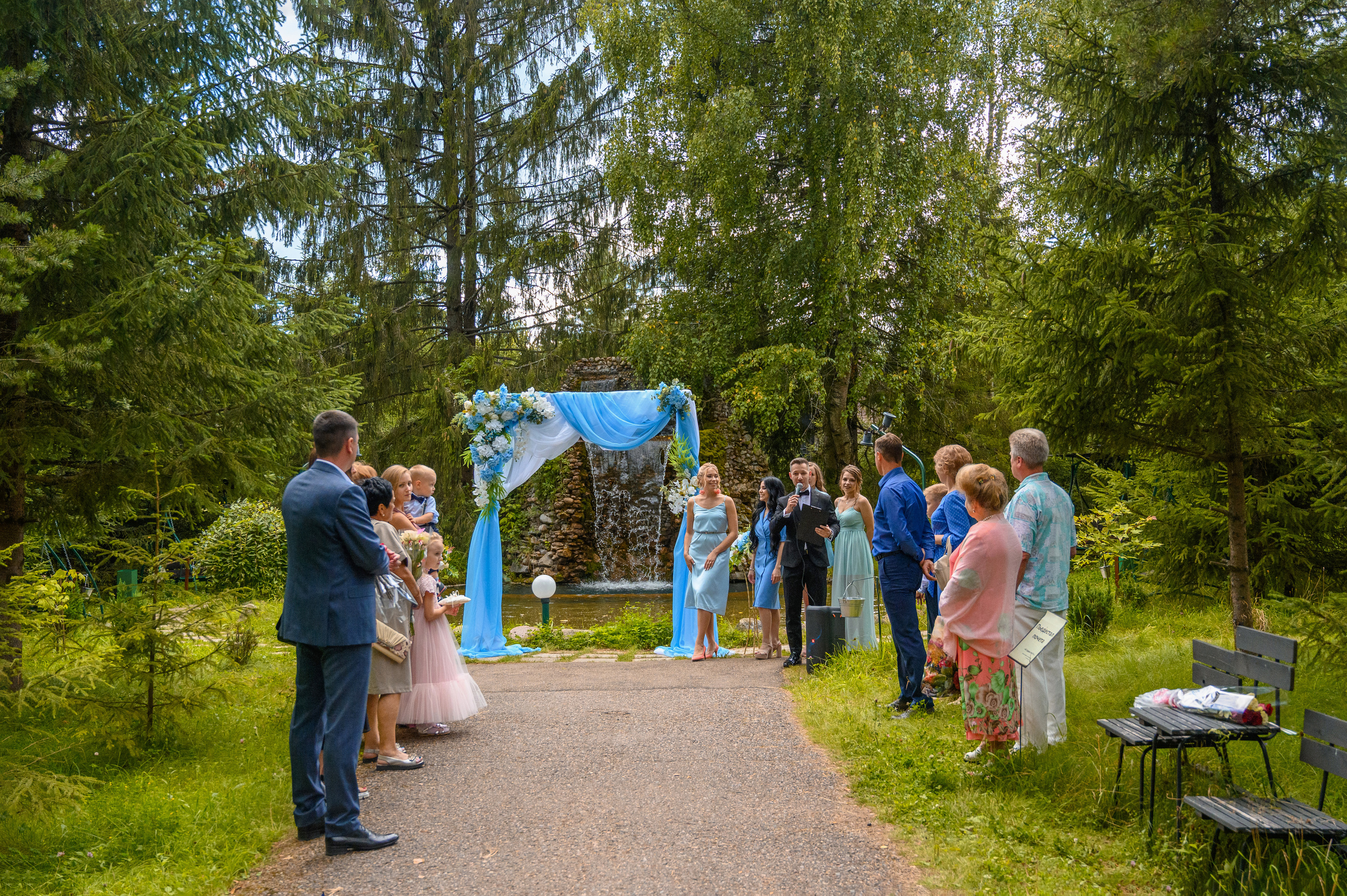 Прогулка в поле, свадьба в поле, прогулка лошади. Семейный и контент фотограф в Москве Alira