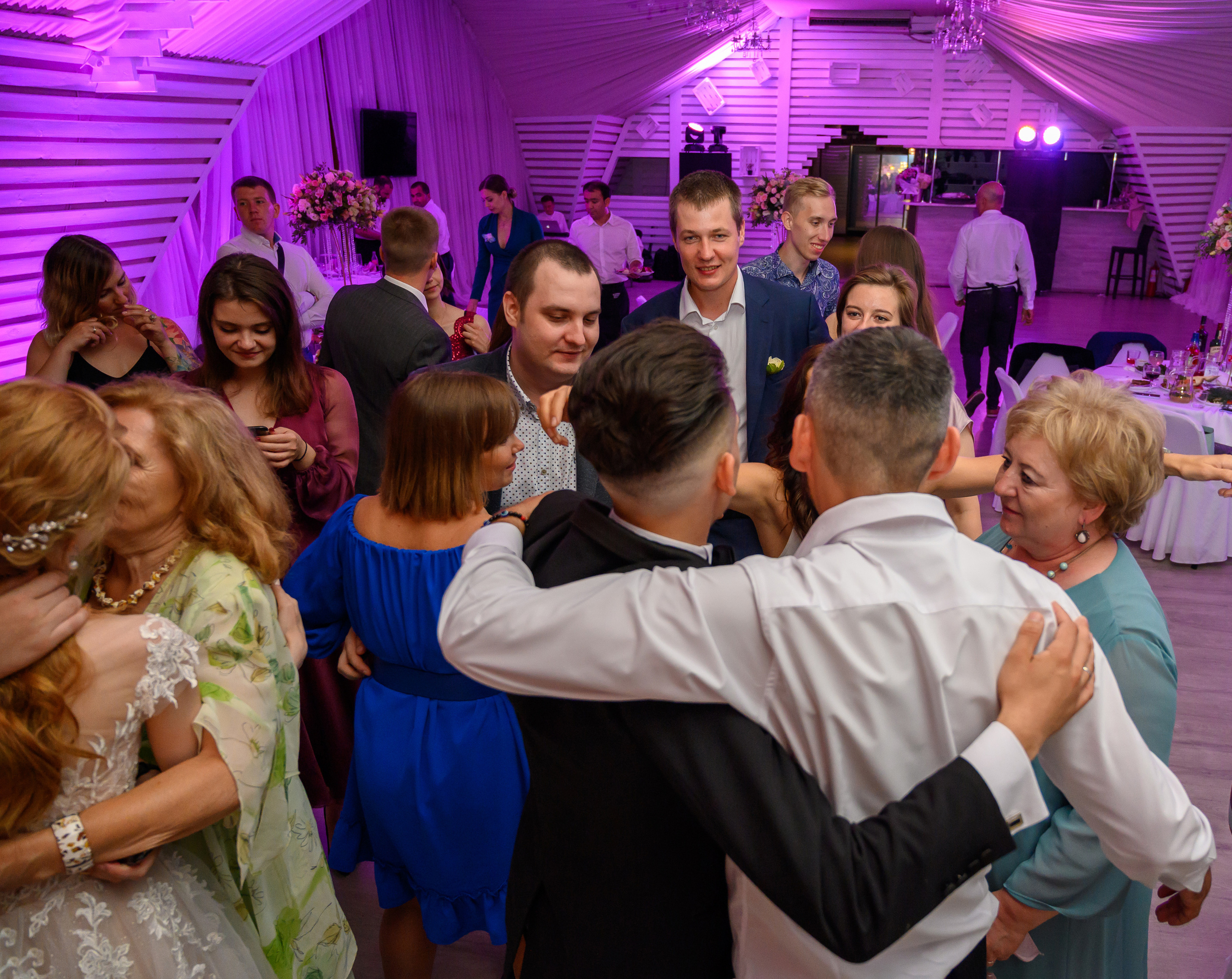 Свадьба на закате, съемка на закате. Семейный и контент фотограф в Москве Alira