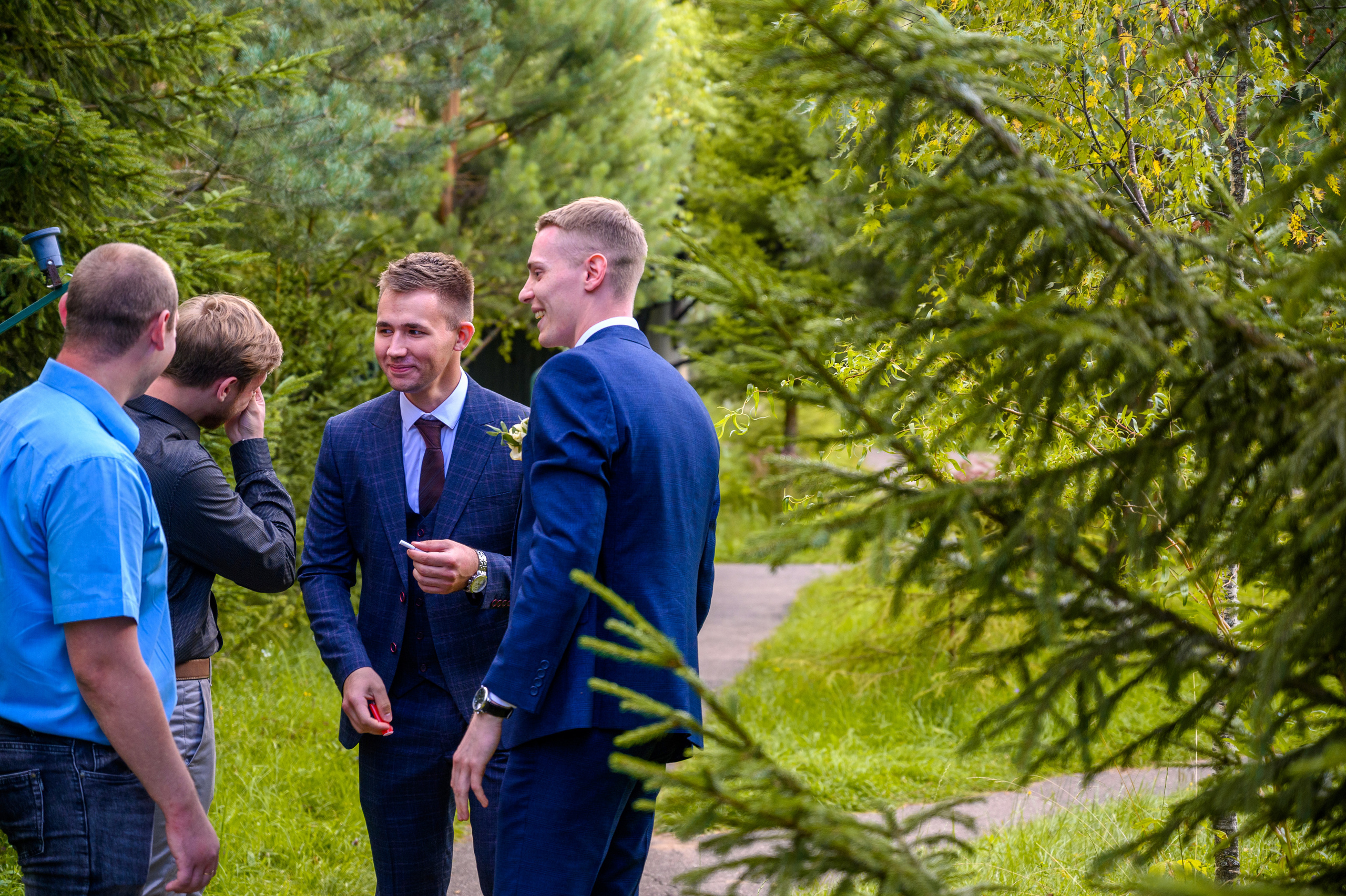 Прогулка в поле, свадьба в поле, прогулка лошади. Семейный и контент фотограф в Москве Alira