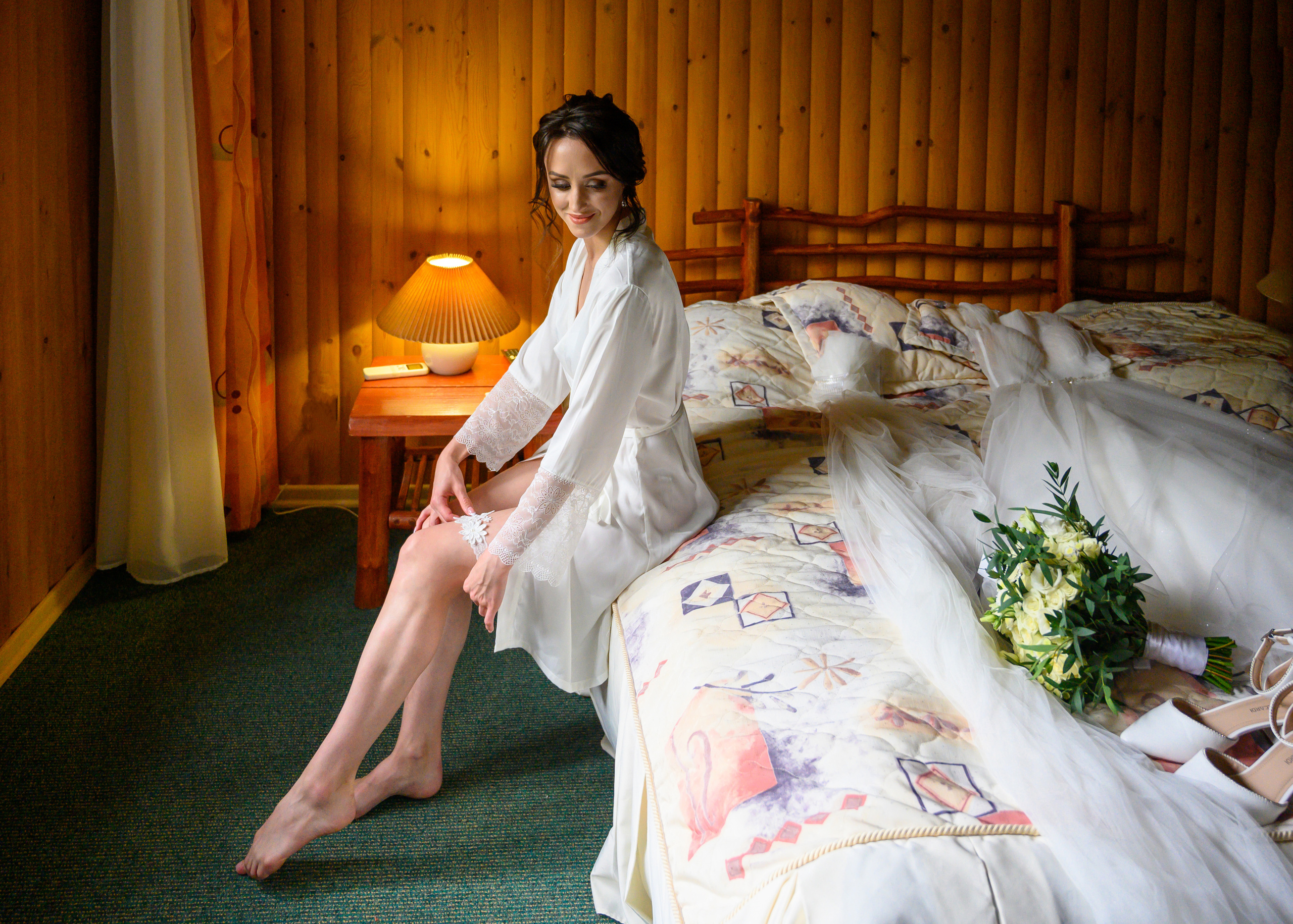 Прогулка в поле, свадьба в поле, прогулка лошади. Семейный и контент фотограф в Москве Alira