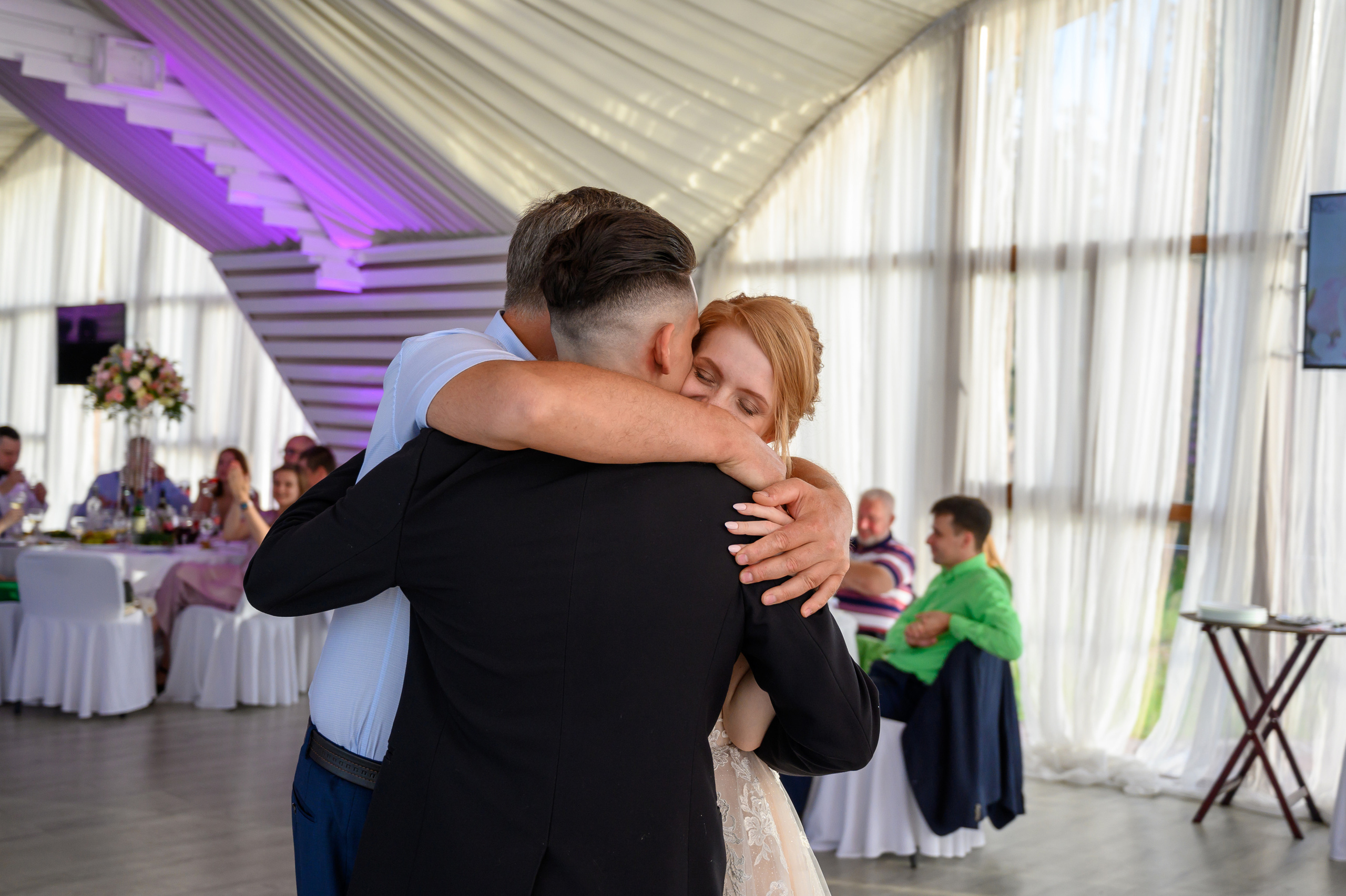 Свадьба на закате, съемка на закате. Семейный и контент фотограф в Москве Alira